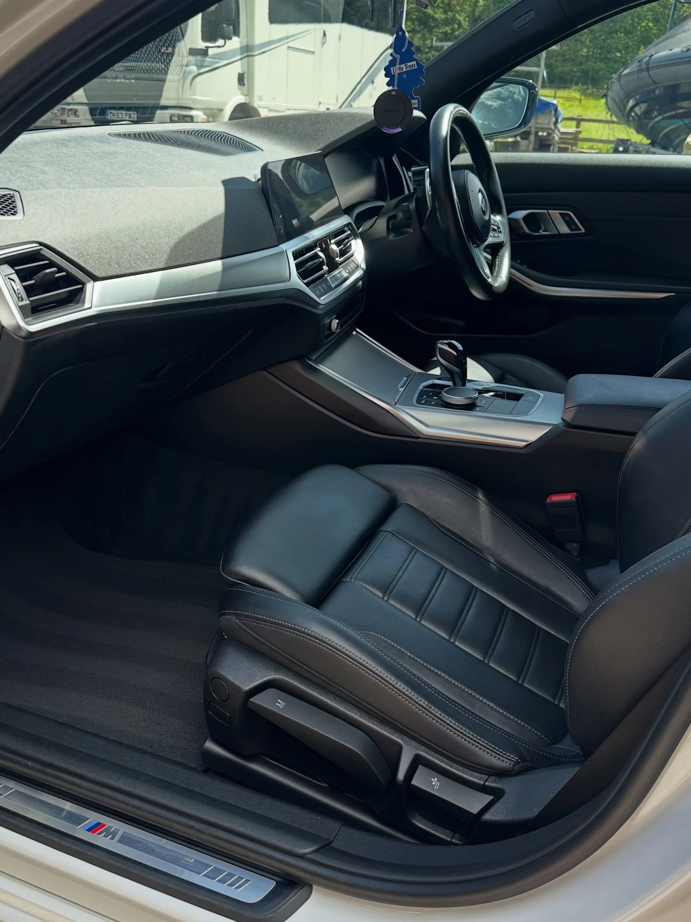 Crispy Finish - Maintenance Client on our &pound;135 package 

#valet #valeting #detailing #valetinganddetailing #valetinguk 

Leather Care Every Month 

#detailing #leatherseats #detailing #valeting #valetinguk 

Better Than Showroom condition every