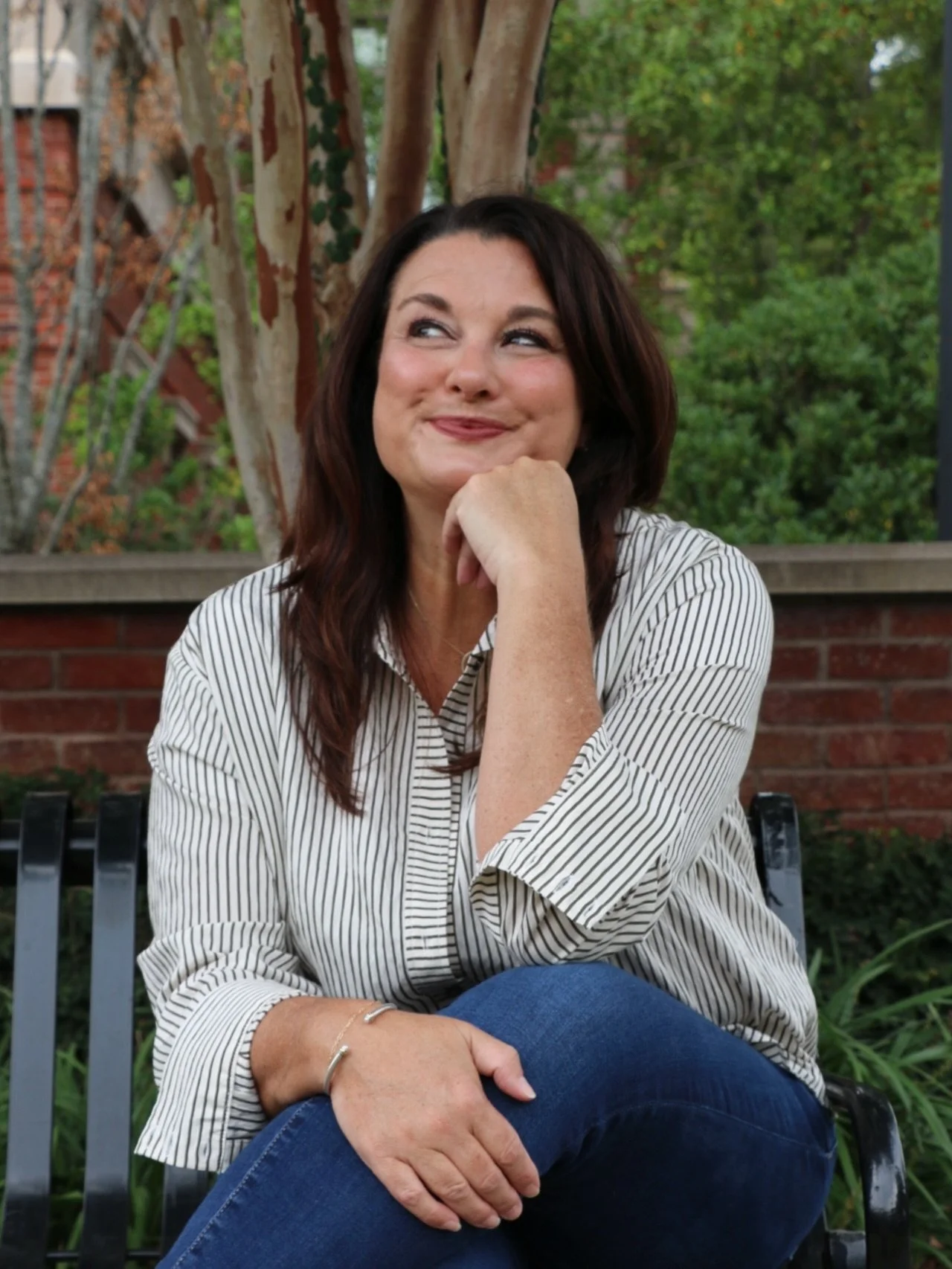 It&rsquo;s Jen&rsquo;s birthday!!!!! 🎉 🐾🥳

Shelby is Dexter&rsquo;s best friend, but Jen is the apple (or maybe blueberry?) of his eye! Please join Dexter in wishing @myjenuinejourney a VERY happy birthday! 🎈🫐🍫