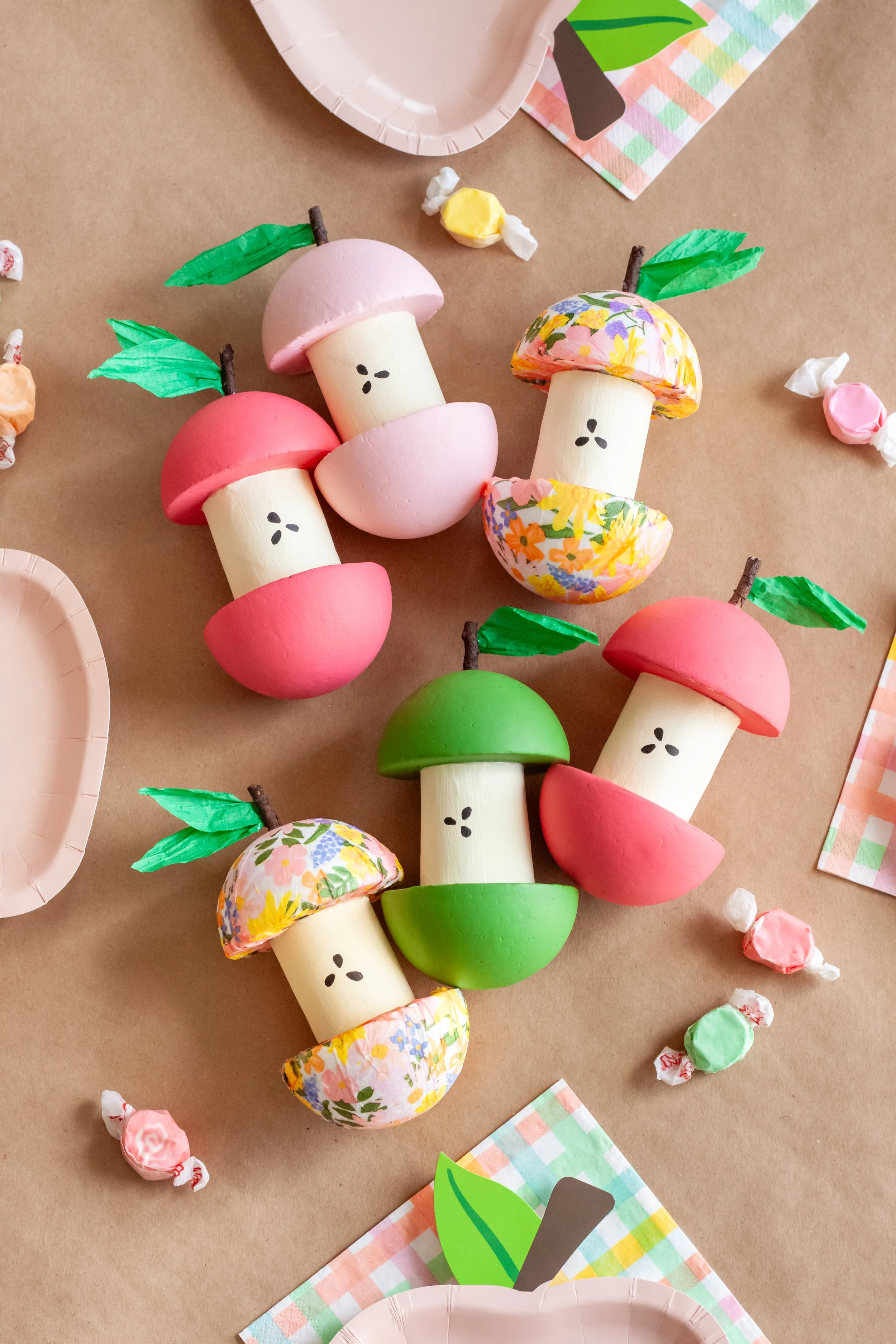 Making Apple Core Piñatas with @fetegazette