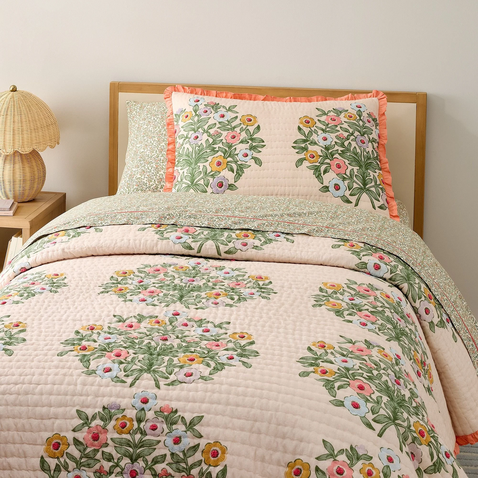 pink-chicken-floral-quilt-xl.jpg