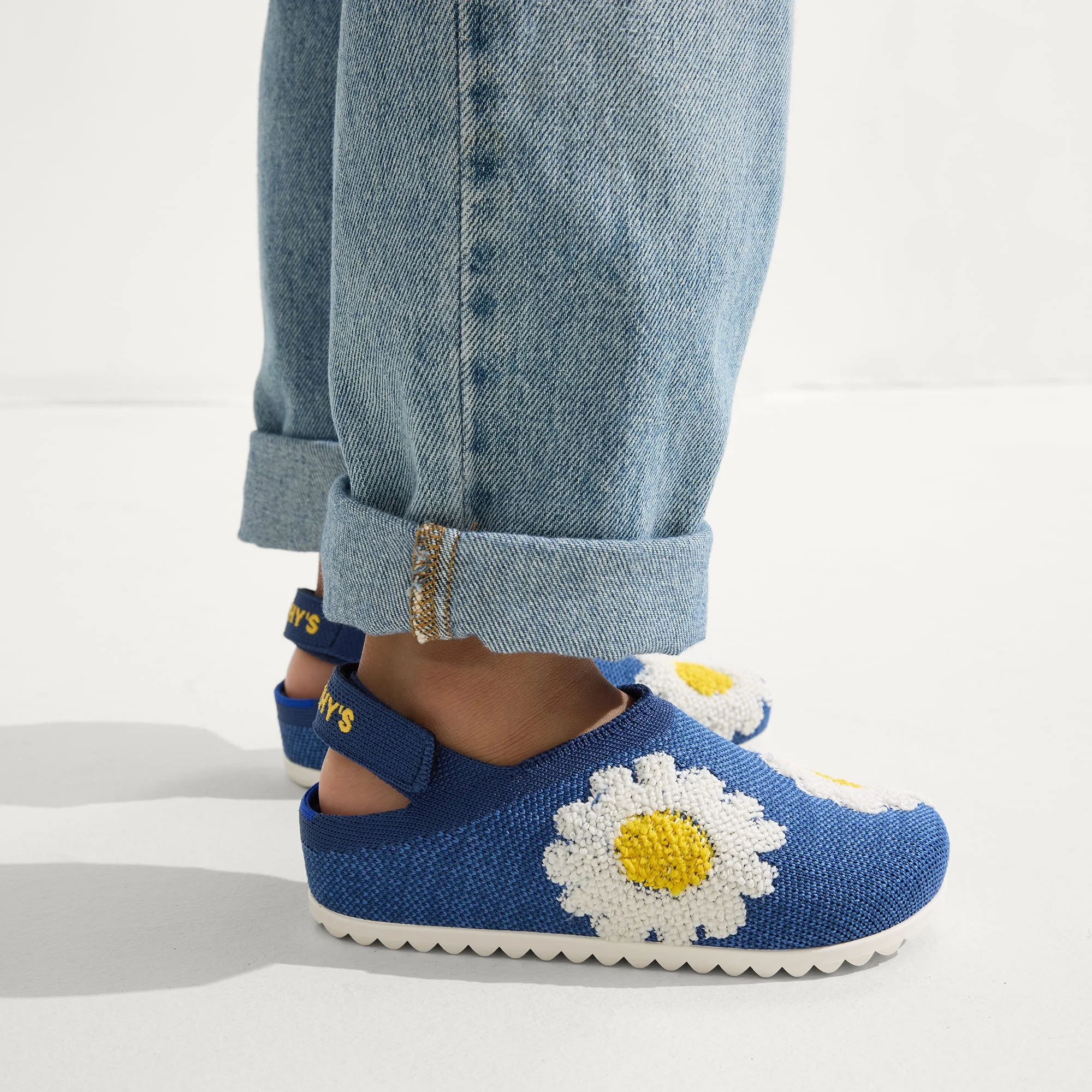 443_Kids Clog U-Top Line_Indigo Daisy_On Figure_0758.jpg