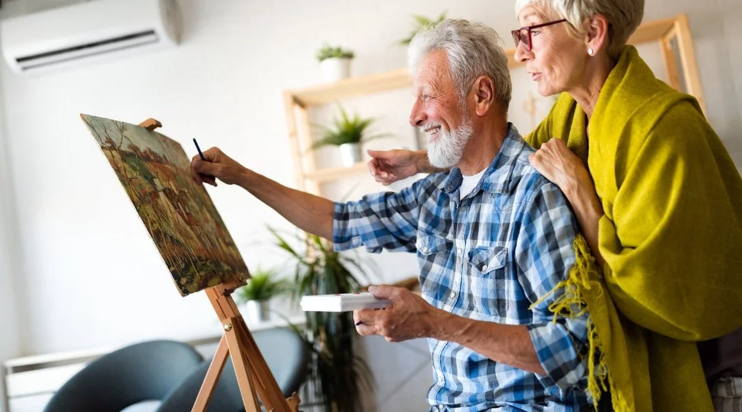 Older gentleman doing art therapy
