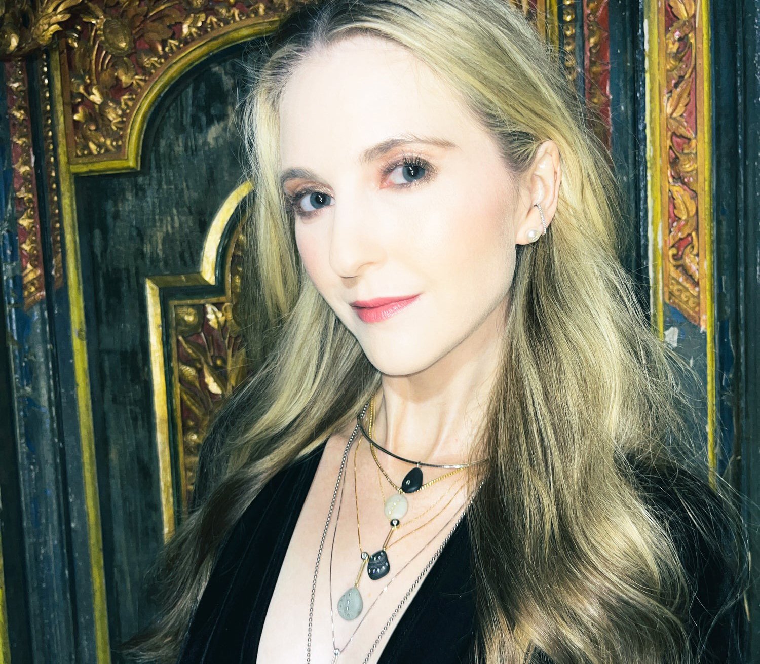 ANNIE CAVALERO: HOLIDAY SOIREE