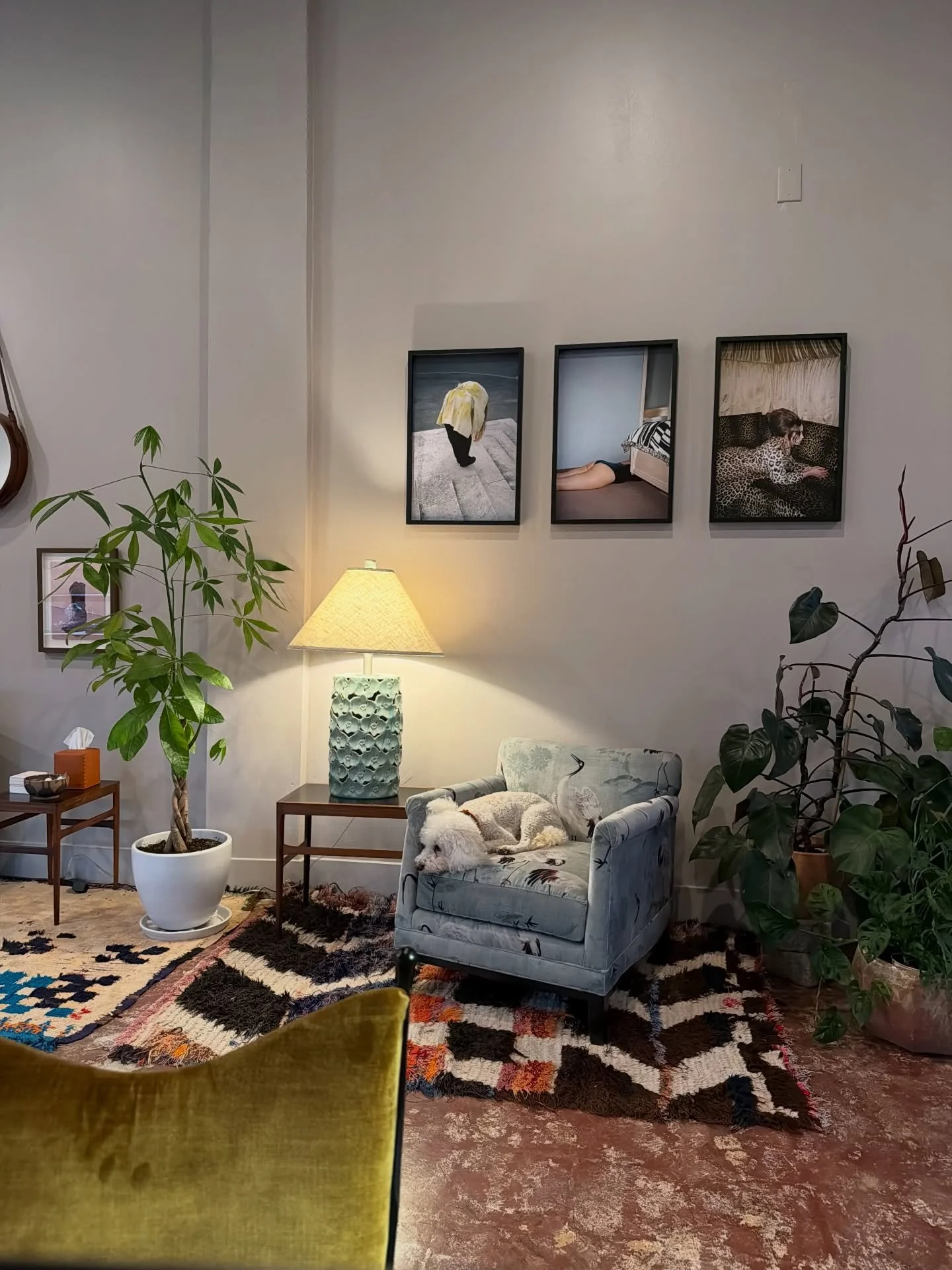 Rearranged cozy nooks. Eazy-E approved. 

New photos have arrived by @jasminedeporta , paintings freshly displayed @rubenbeddeleem and peek the chic leather tissue box hand crafted by @jxfleatherworks (rugs from @moroccanrugs )

All available @aheuts