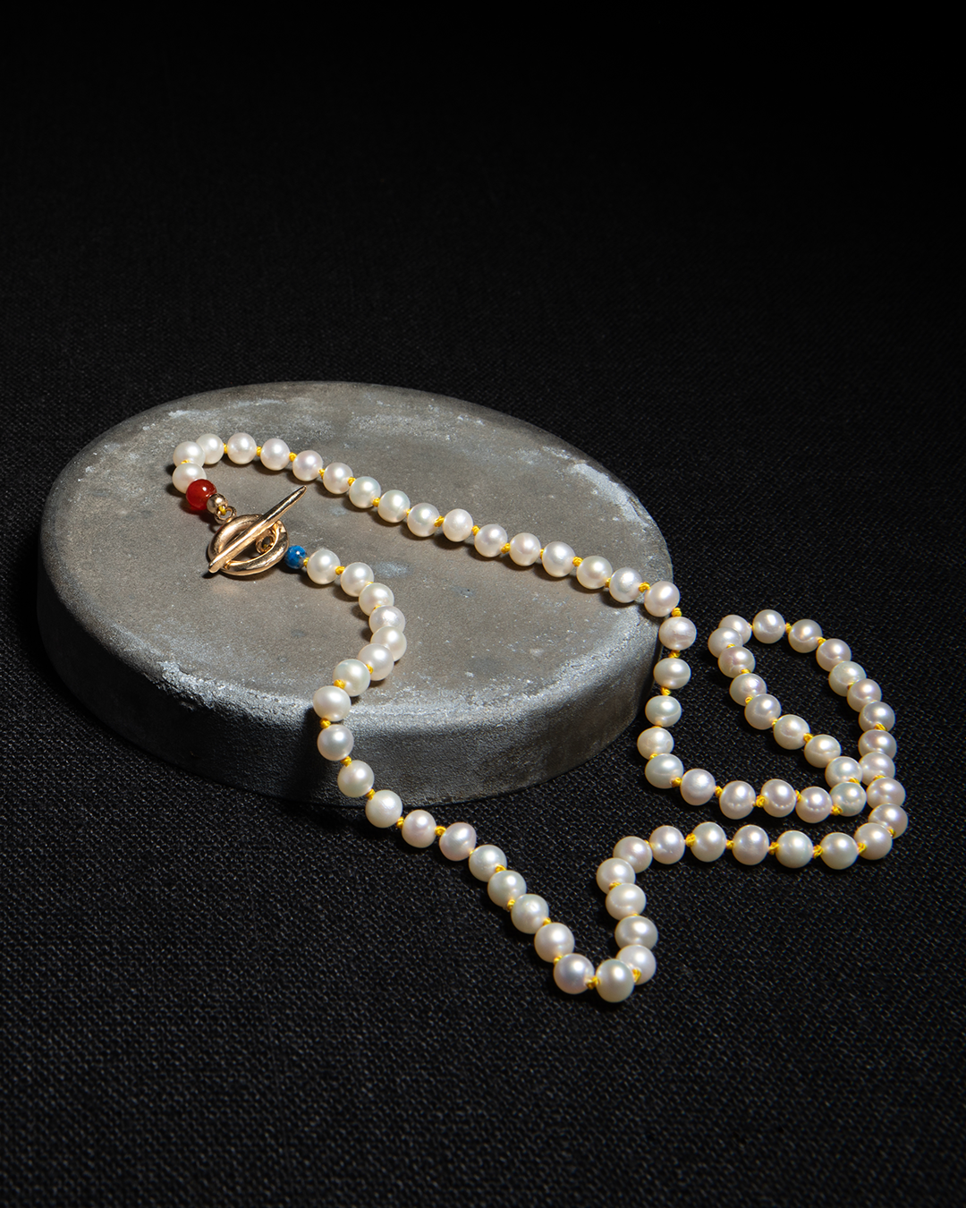 [ADELINE] Pearl Toggle Necklace