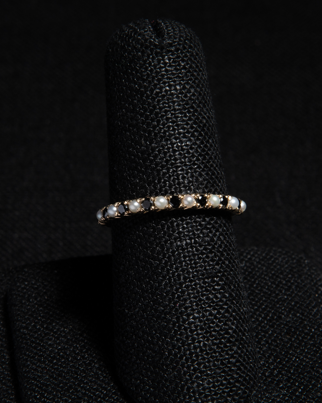 [KIMA] Pearl and Black Diamond Half Eternity Ring