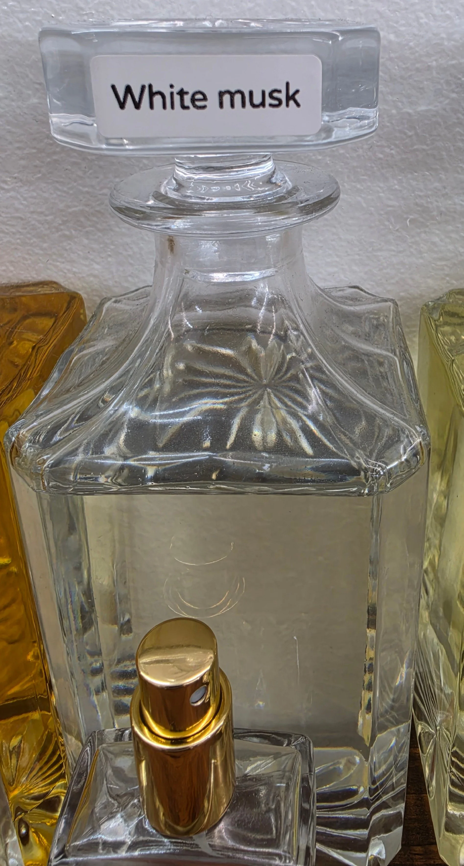 WHITE MUSK