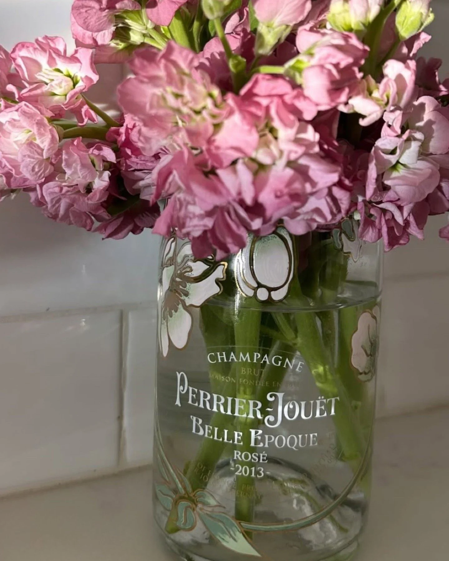 finish up your SCCo candle? give the bottle even more life by cleaning it out and making it a vase for your weekly fresh florals 🌸🤭🌿