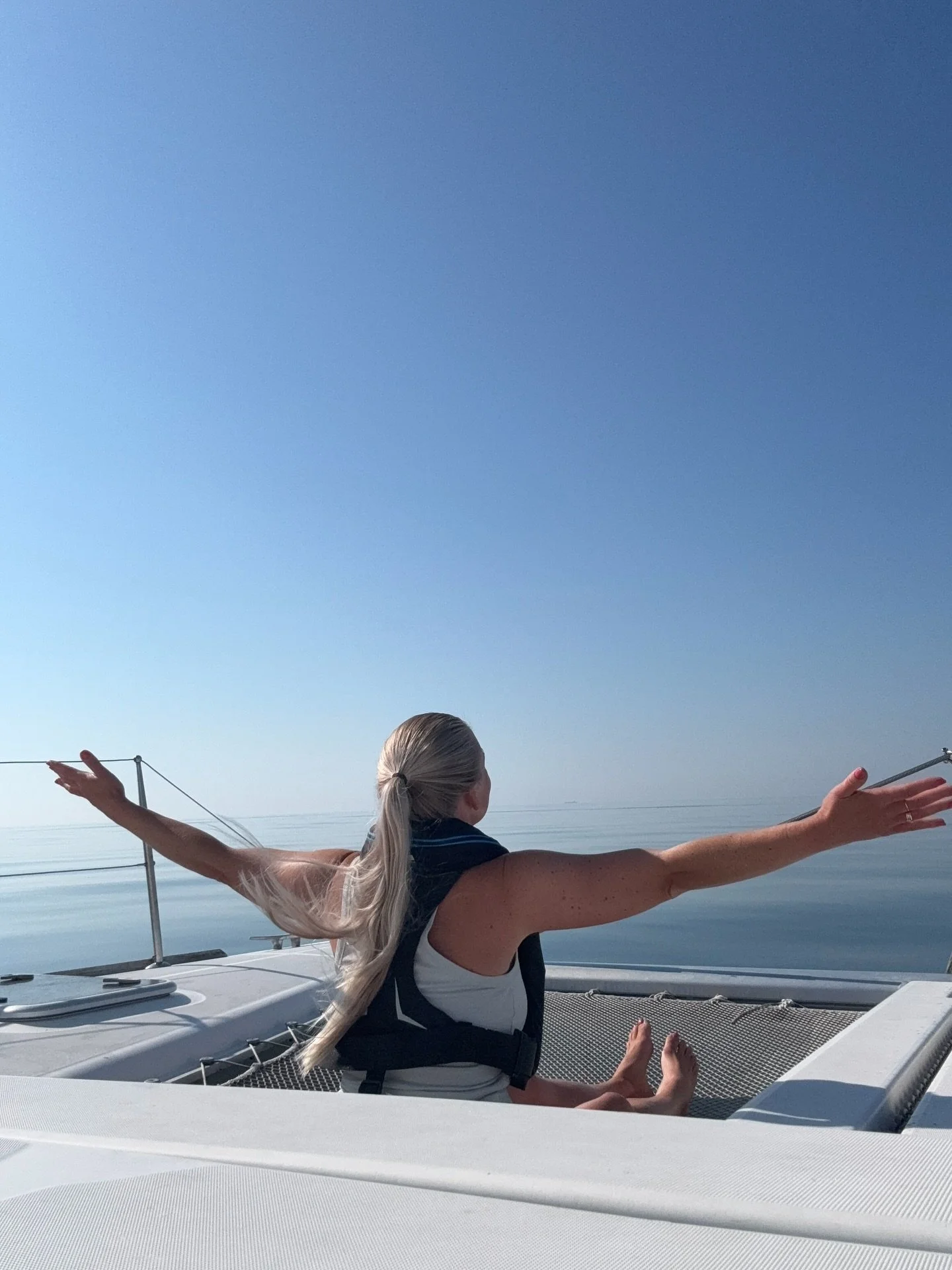 TAACK 🙌
F&ouml;r allt ett engagemang, era fr&aring;gor och f&ouml;r att ni h&auml;ngt med p&aring; tv&aring; dagar i v&aring;rt seglings-liv ⛵️

Jag lovar skicka en uppdatering n&auml;r vi s&auml;tter segel f&ouml;r Medelhavet v&aring;ren 2026 och d