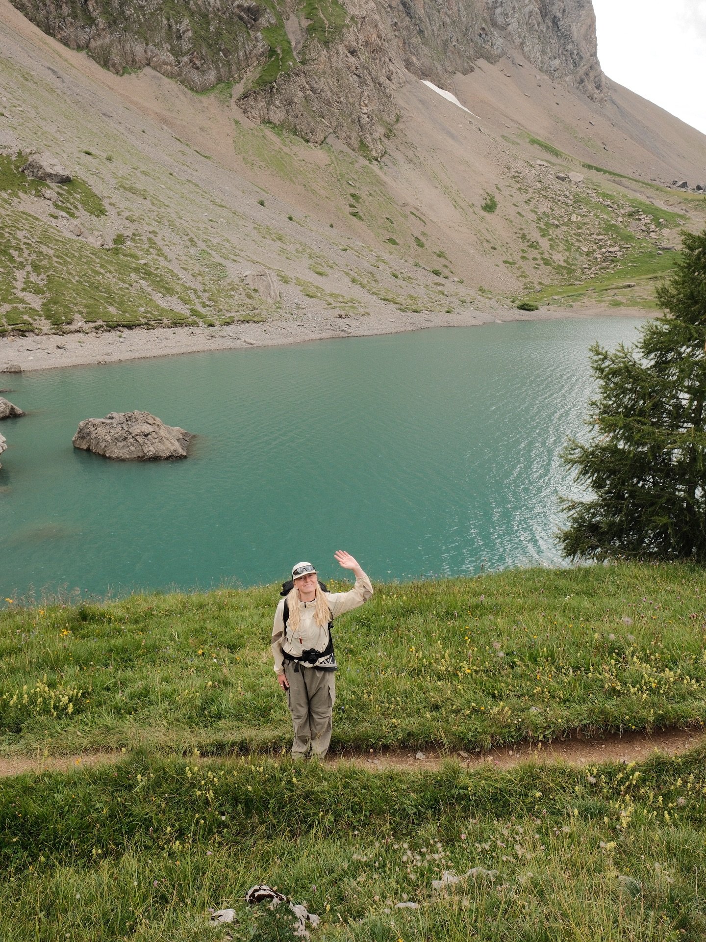 Tack f&ouml;r att ni har f&ouml;ljt med mig p&aring; v&aring;r t&aring;gresa och f&ouml;rsta dag nere i Schweiz, nu &auml;r tyv&auml;rr min takeover slut f&ouml;r denna g&aring;ng! 

Hoppas det har varit lite kul att f&ouml;lja! Imorgon r&ouml;r vi o
