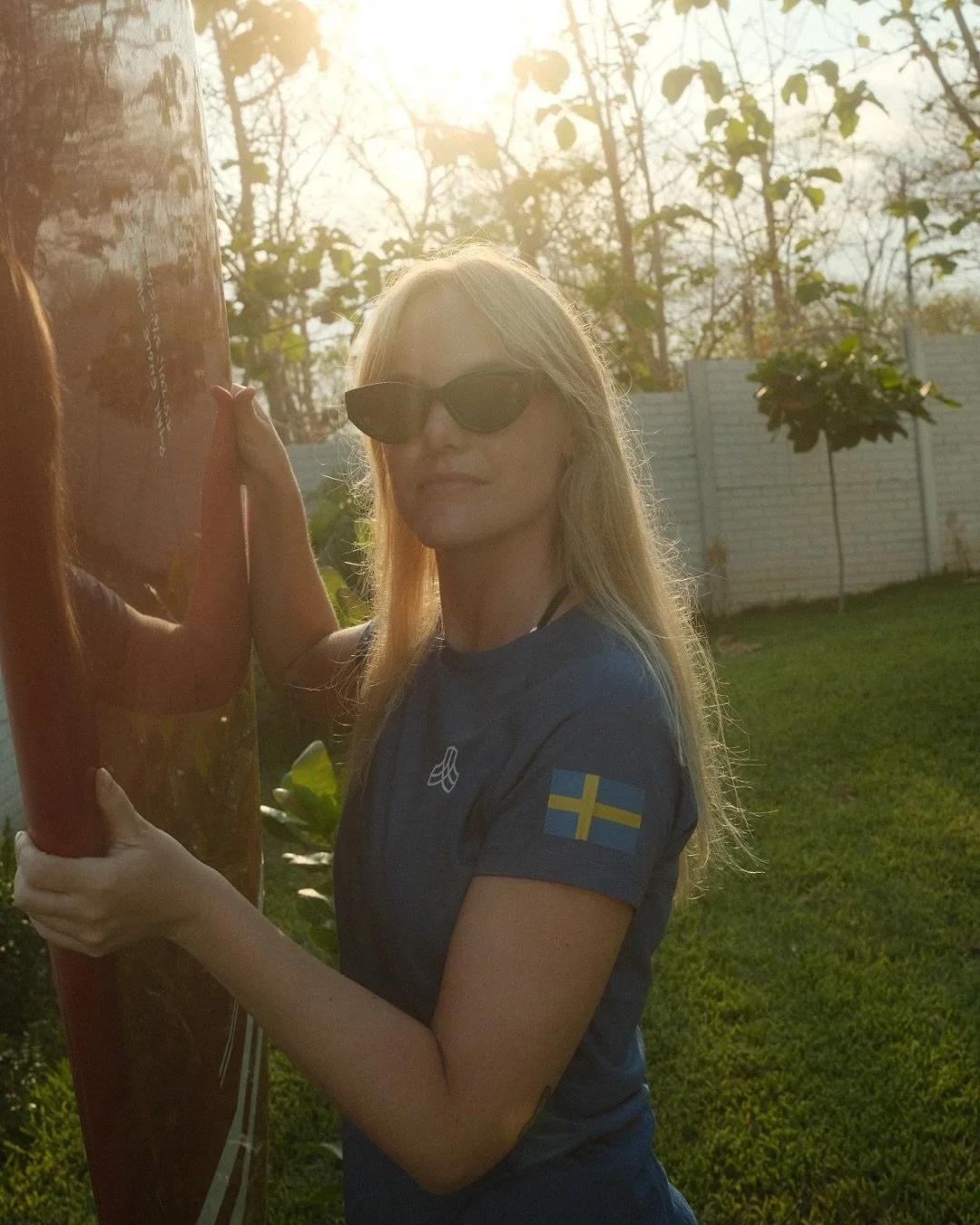 HEJ! Jag heter Sara och p&aring; tisdag-onsdag kommer jag k&ouml;ra en Instagram takeover h&auml;r p&aring; On Edge. Wooo! 🪩 Vilken &auml;ra. 

Jag ber&auml;ttar hur det var att representera Sverige p&aring; Longboard VM i april och hur det &auml;r 
