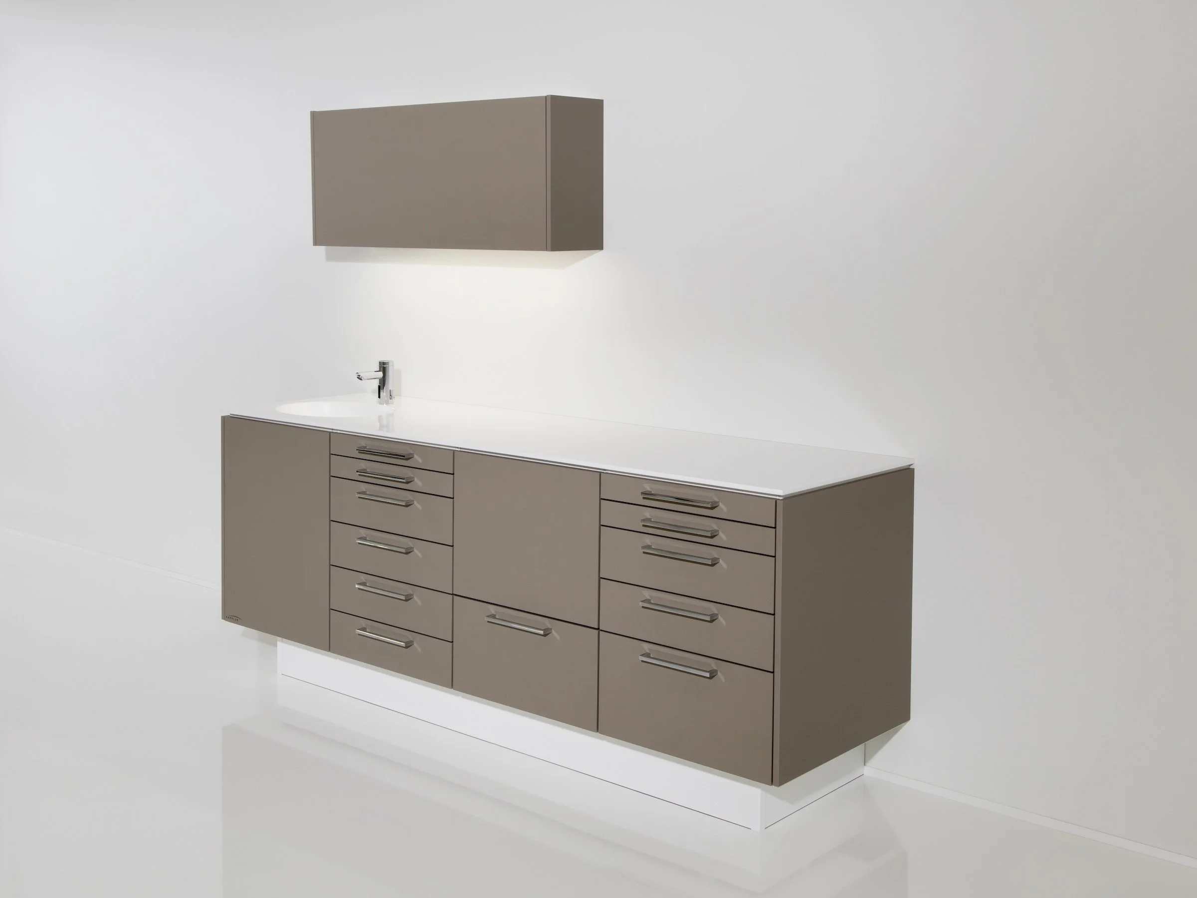 medical treatment cabinet