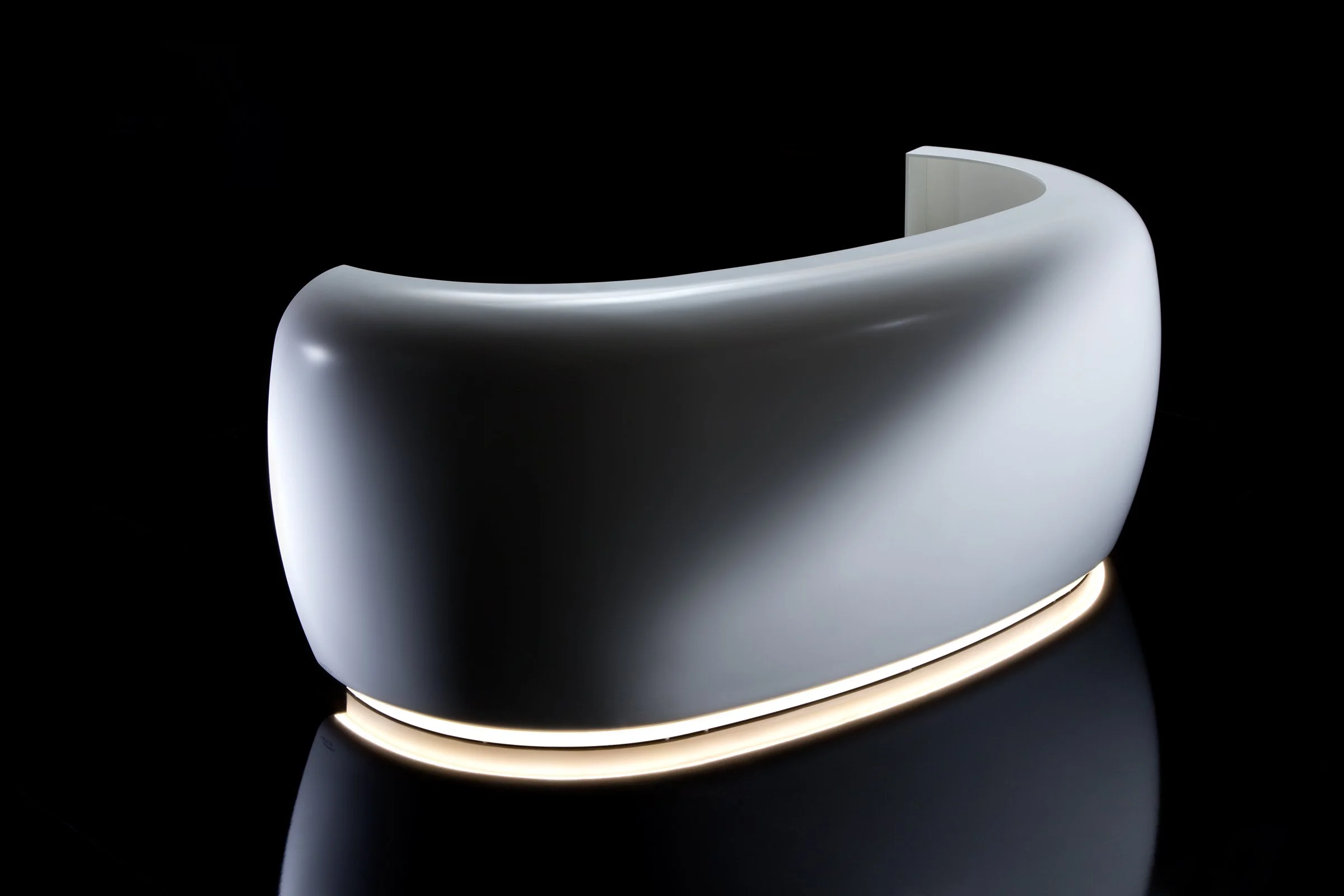sleek reception desk - Toronto by Kappler