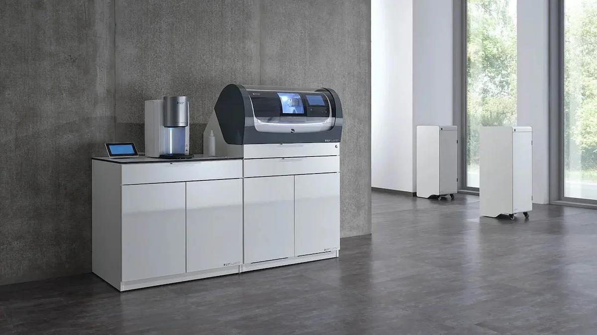 Kappler Schranklösung für Dentsply Sirona Primemill und MC XL in einer modernen Zahnarztpraxis