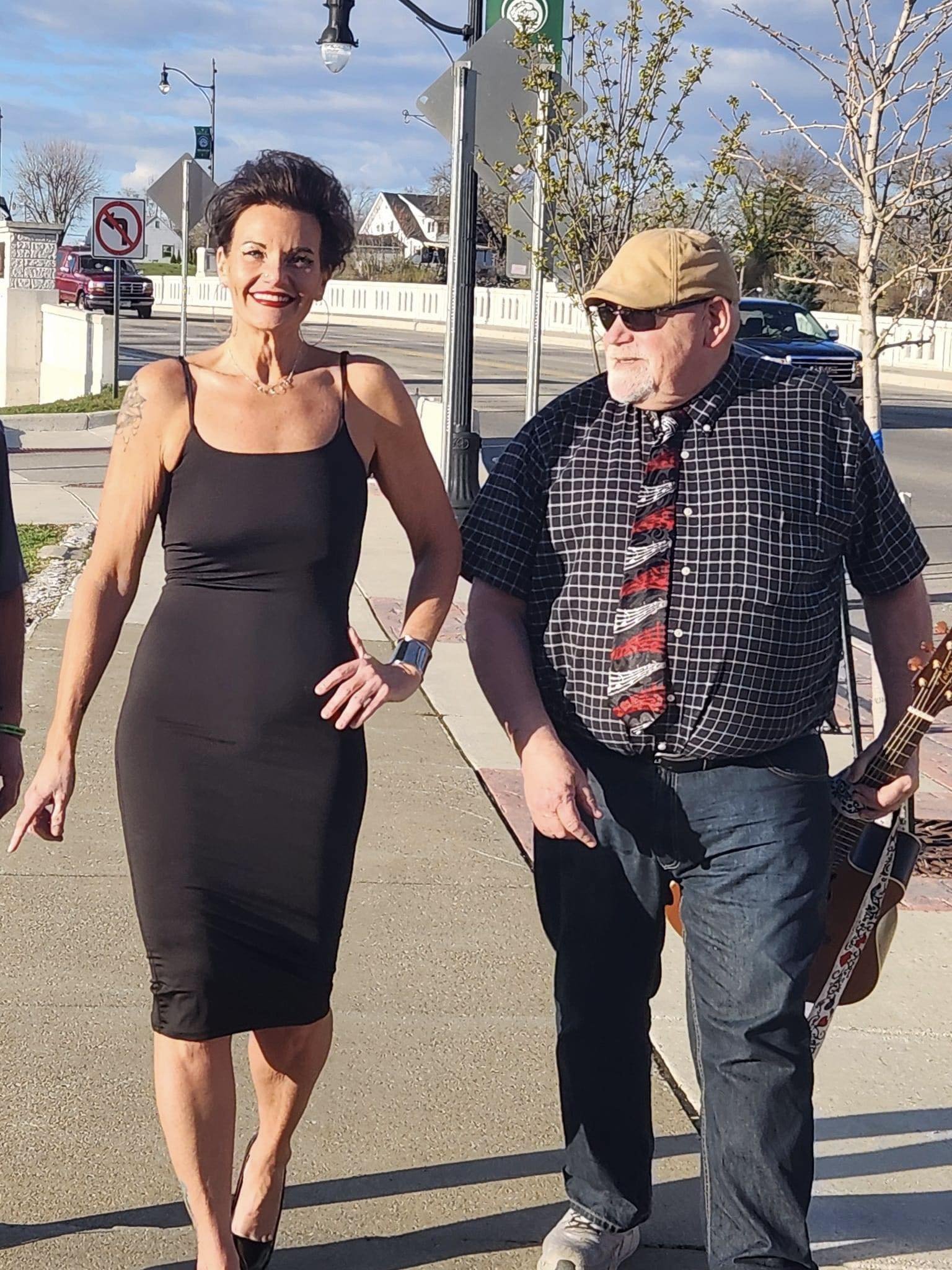 Live Entertainment - John Reichle & Jenn Shook