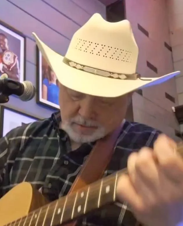 Live Music with Freddie Neal