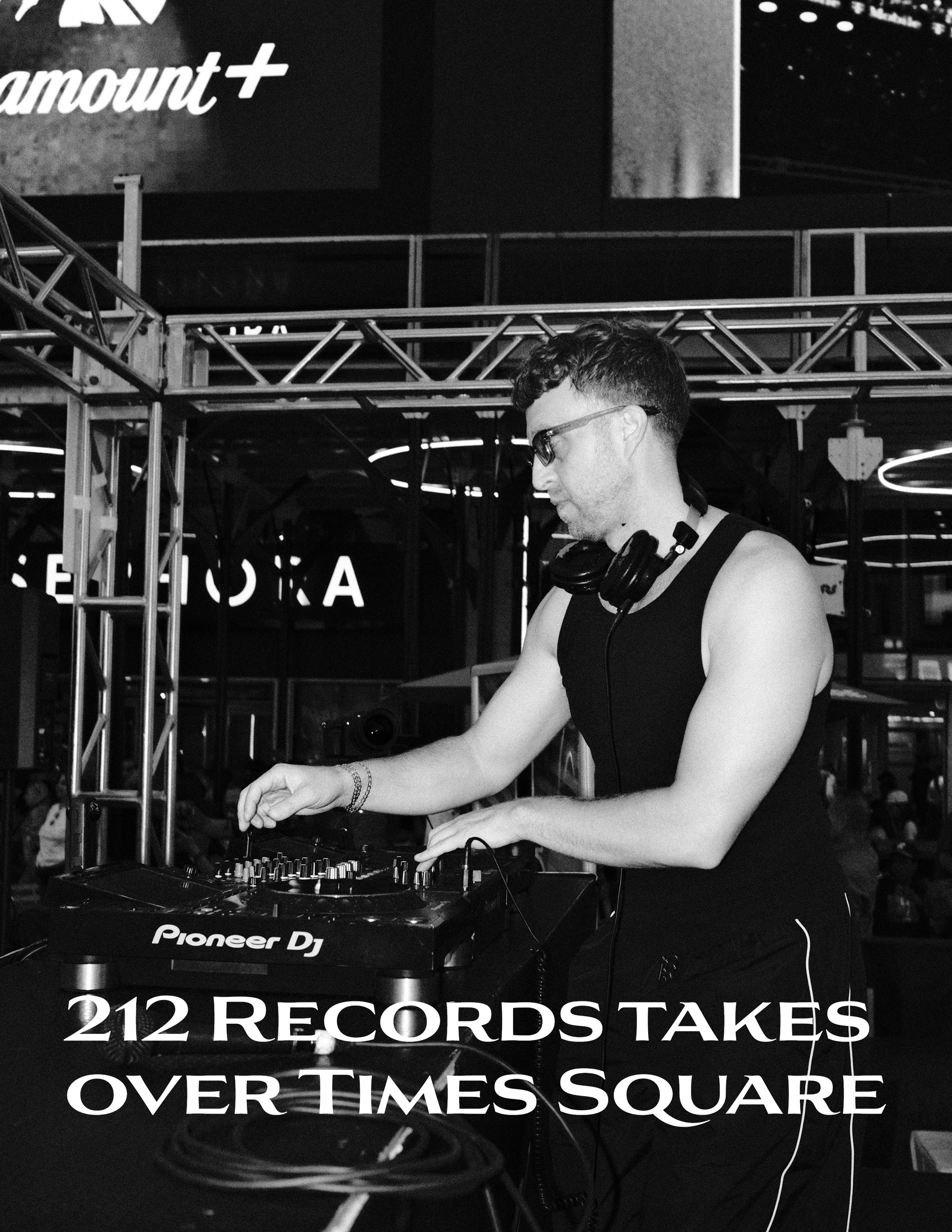 212 Records throws a pop up DJ set in Times Square New York!