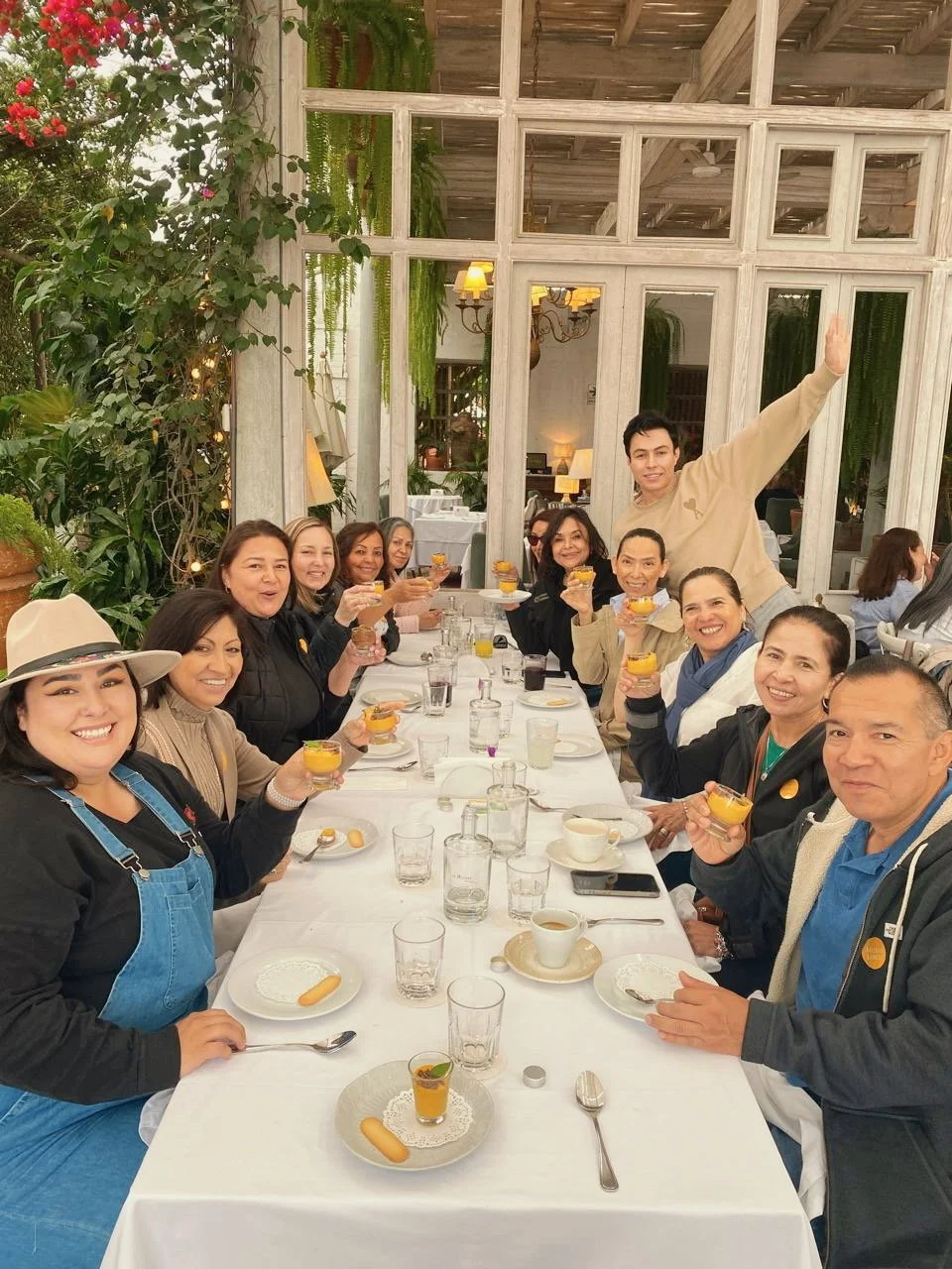 grupo-almuerzo-yasmany-lima-peru-2025.jpg
