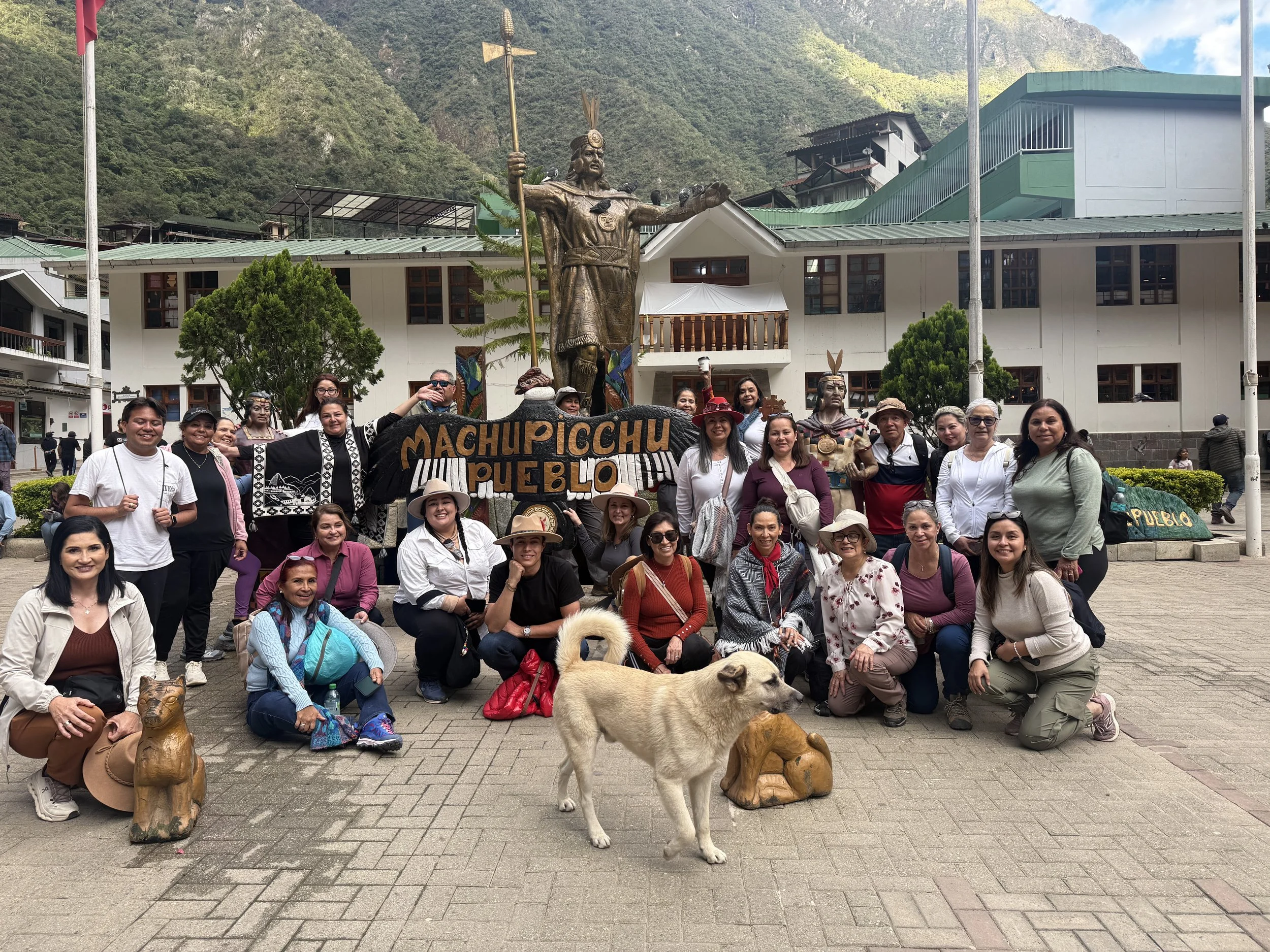 grupo-yasmany-machu-picchu-pueblo-peru-2025-2.jpg