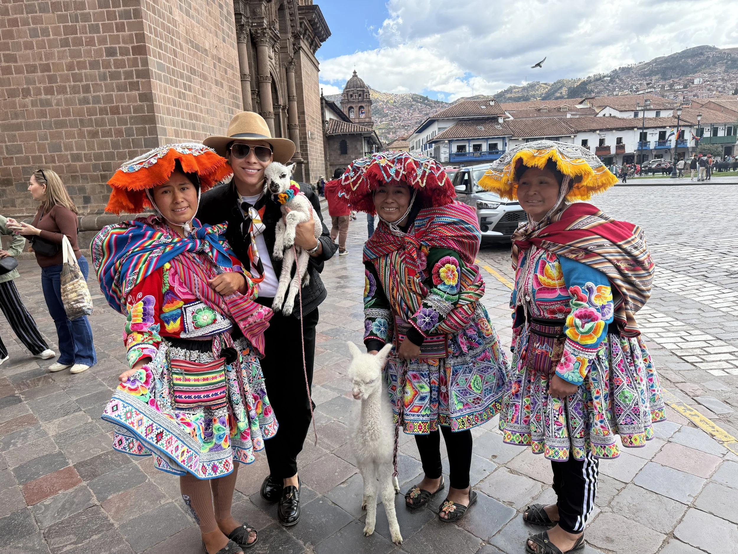 baby-alpaca-yasmany-cusco-peru-2025.jpg