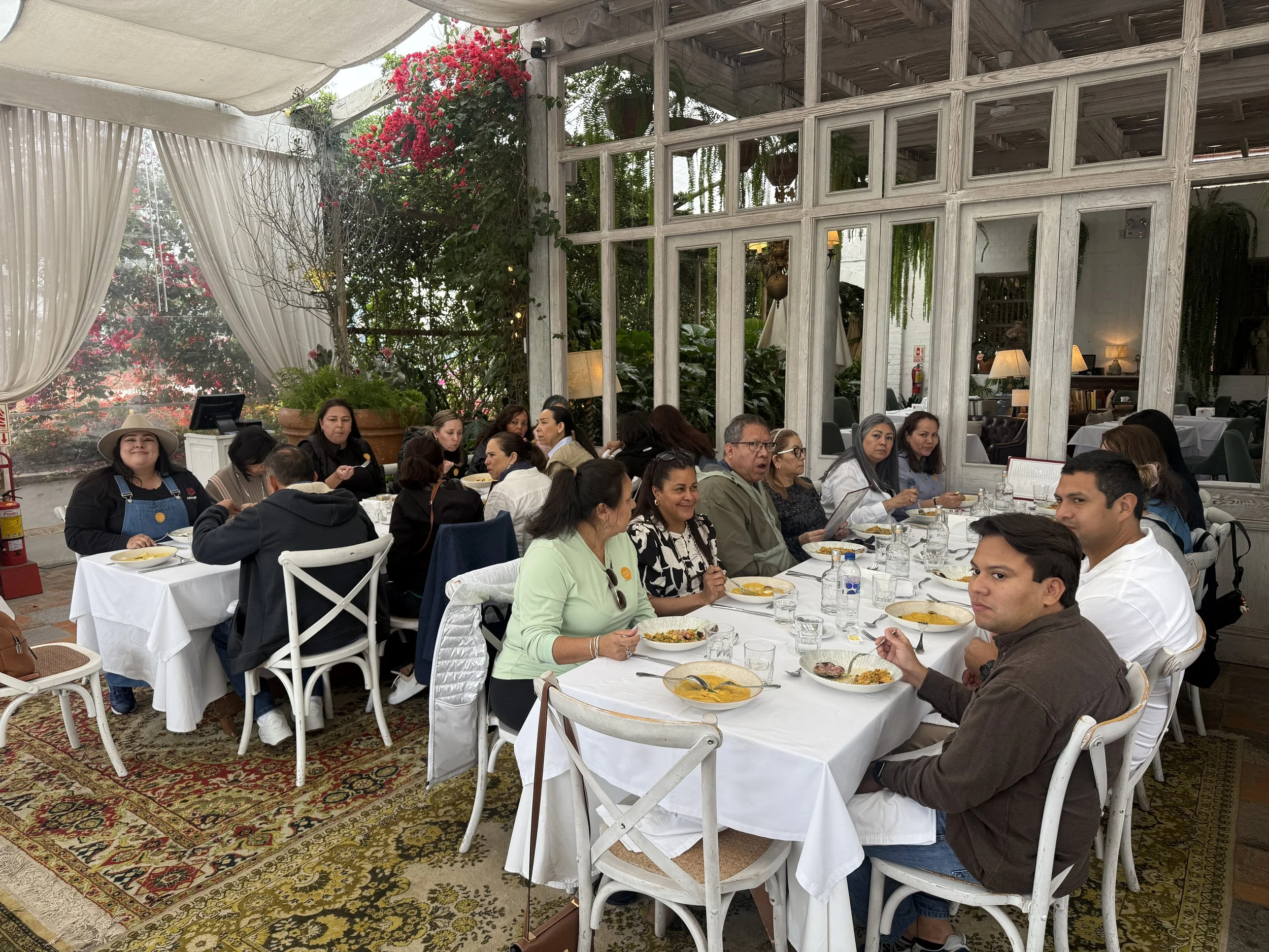 grupo-yasmany-almuerzo-museo-larco-lima-2025.jpg