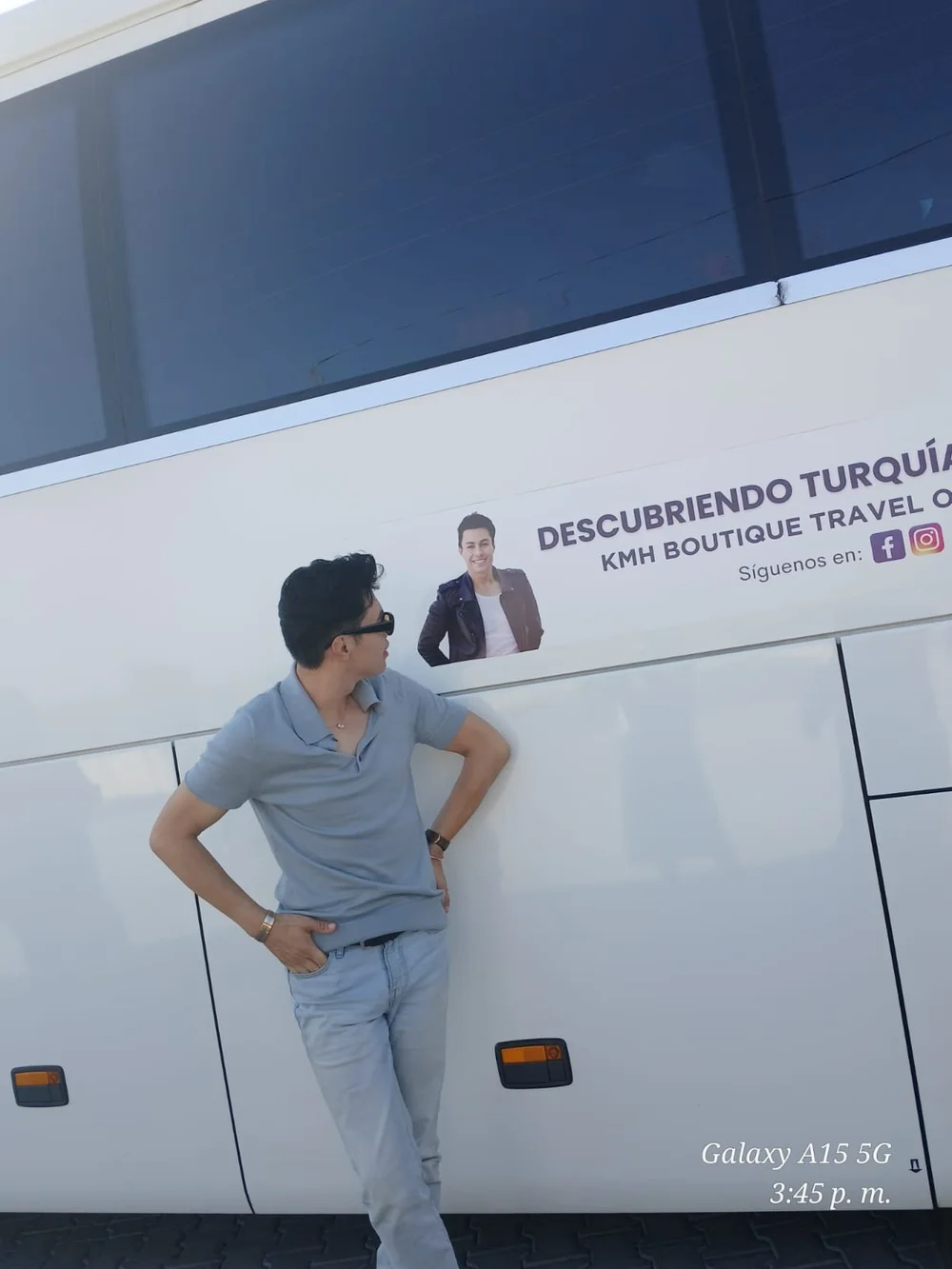 viaje-grupal-turquia-2024-yasmany-en-autobus.jpg