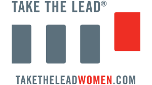 Cuatro bloques gráficos con el texto 'TOME EL LÍDER', uno en rojo más grande y en la esquina derecha, y la dirección web 'taketheleadwomen.com'