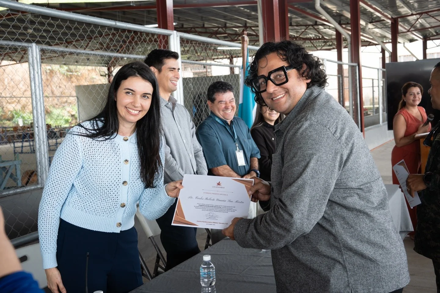 En un mundo que muchas veces normaliza la violencia, hablar de paz no es un lujo. Es una necesidad.​

Este a&ntilde;o, junto a @liquidambar.ong, llevamos el Programa para la Paz a 7 Centros Penales de Honduras, impactando a 4,673 personas privadas de