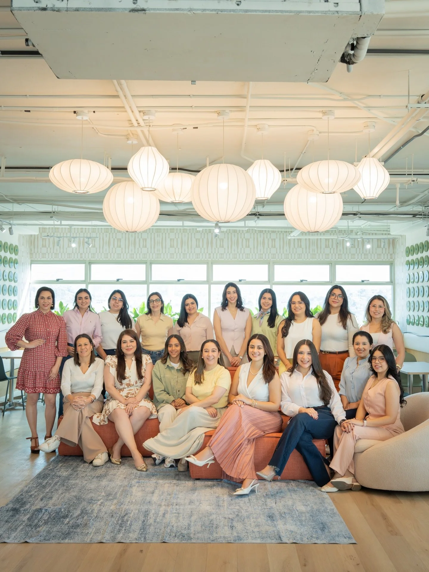 Hoy celebramos a las mujeres hondure&ntilde;as que construyen, lideran, crean y abren camino.​

A las que forman parte de Celaque, gracias por todo lo que aportan: visi&oacute;n, fuerza, compromiso y humanidad.​

Que este sea un recordatorio de todo 