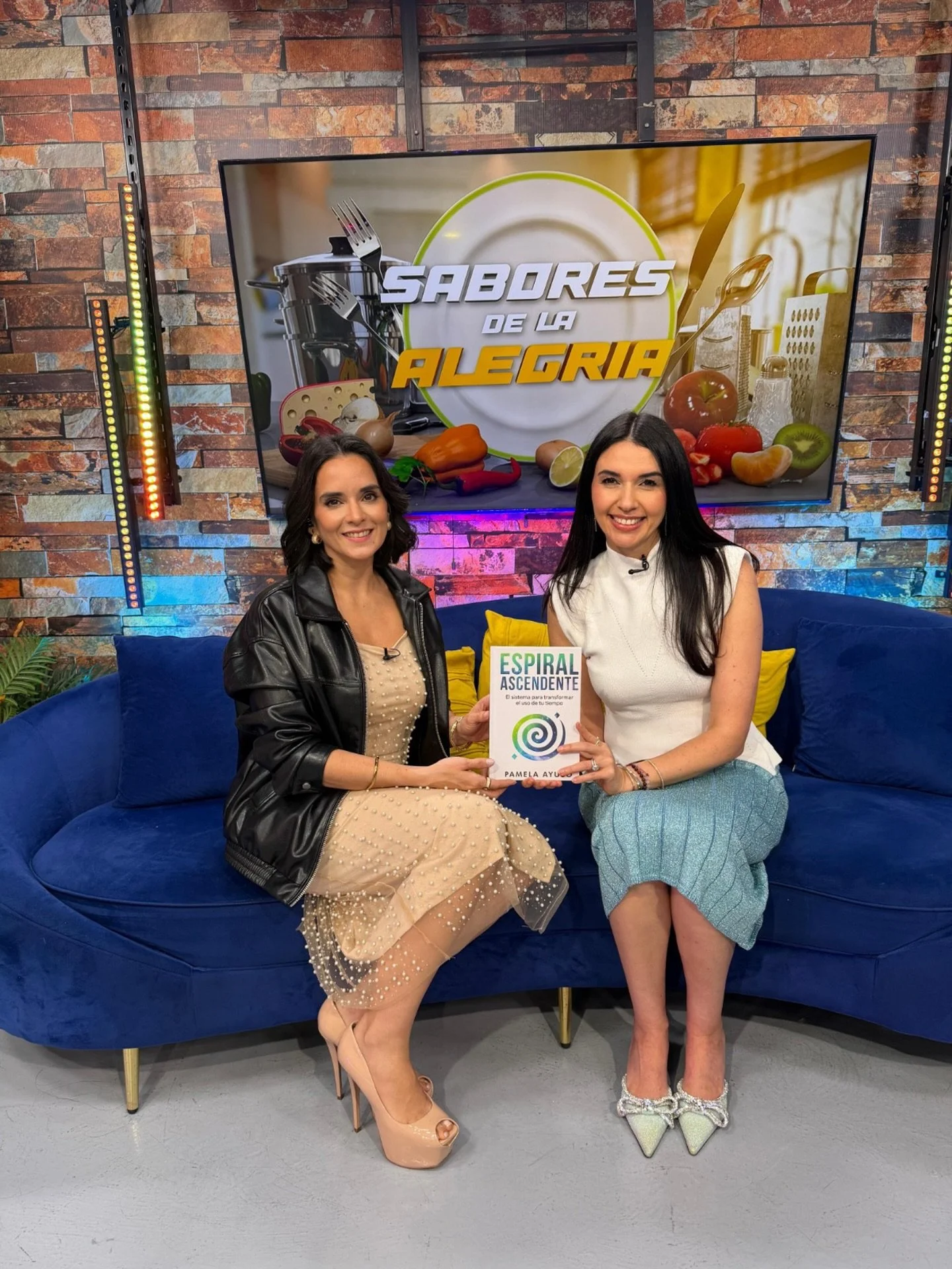 Me toc&oacute; pasarla lindo en Venga la Alegr&iacute;a (TV Azteca) compartiendo ideas de mi nuevo libro Espiral Ascendente: c&oacute;mo organizar tu tiempo sin vivir corriendo.​
Gracias por abrir la puerta a estas conversaciones que s&iacute; se sie