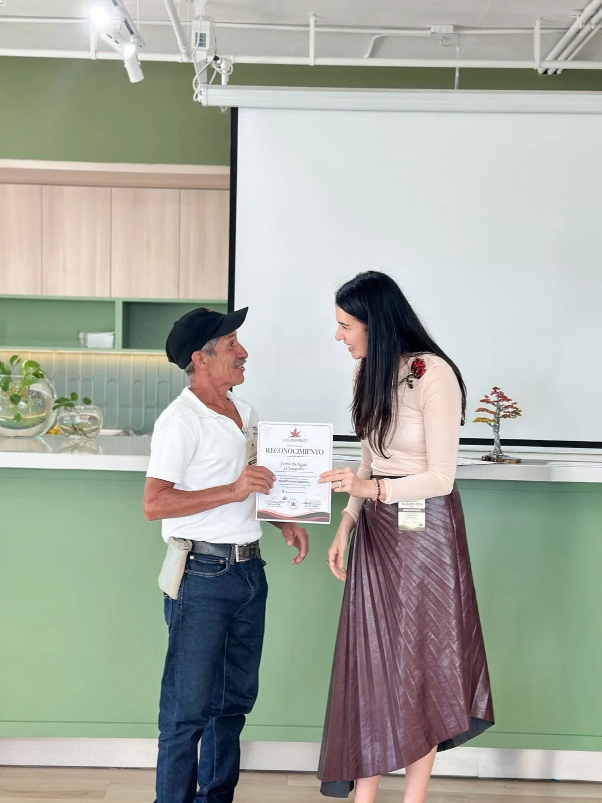 La semana pasada tuvimos la primera conferencia para una Honduras Verde de @liquidambar.ong 

Un espacio para reunirnos con toda nuestra comunidad de aliados y seguir fortaleciendo el trabajo en equipo a favor de la conservaci&oacute;n de los recurso