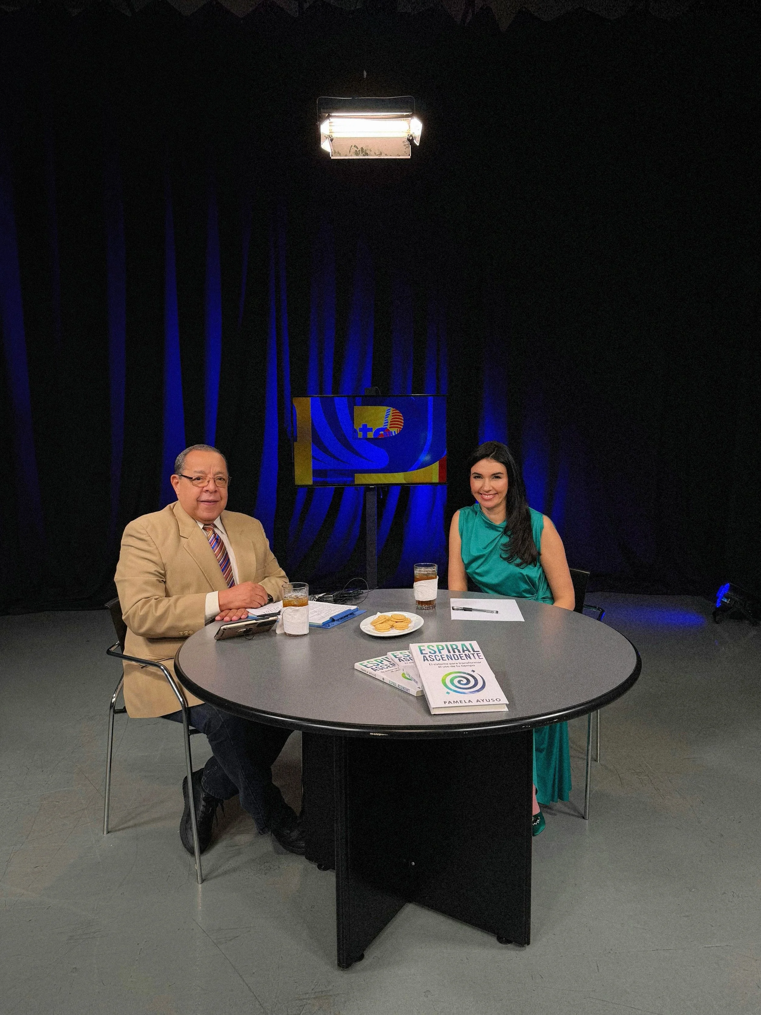 Gracias, Ante la Prensa y TEN TV, por recibirme para conversar sobre Espiral Ascendente.

Con este espacio cerramos una gira de medios que me deja muy agradecida.

Cada conversaci&oacute;n fue una oportunidad para hablar de crecimiento, decisiones y 