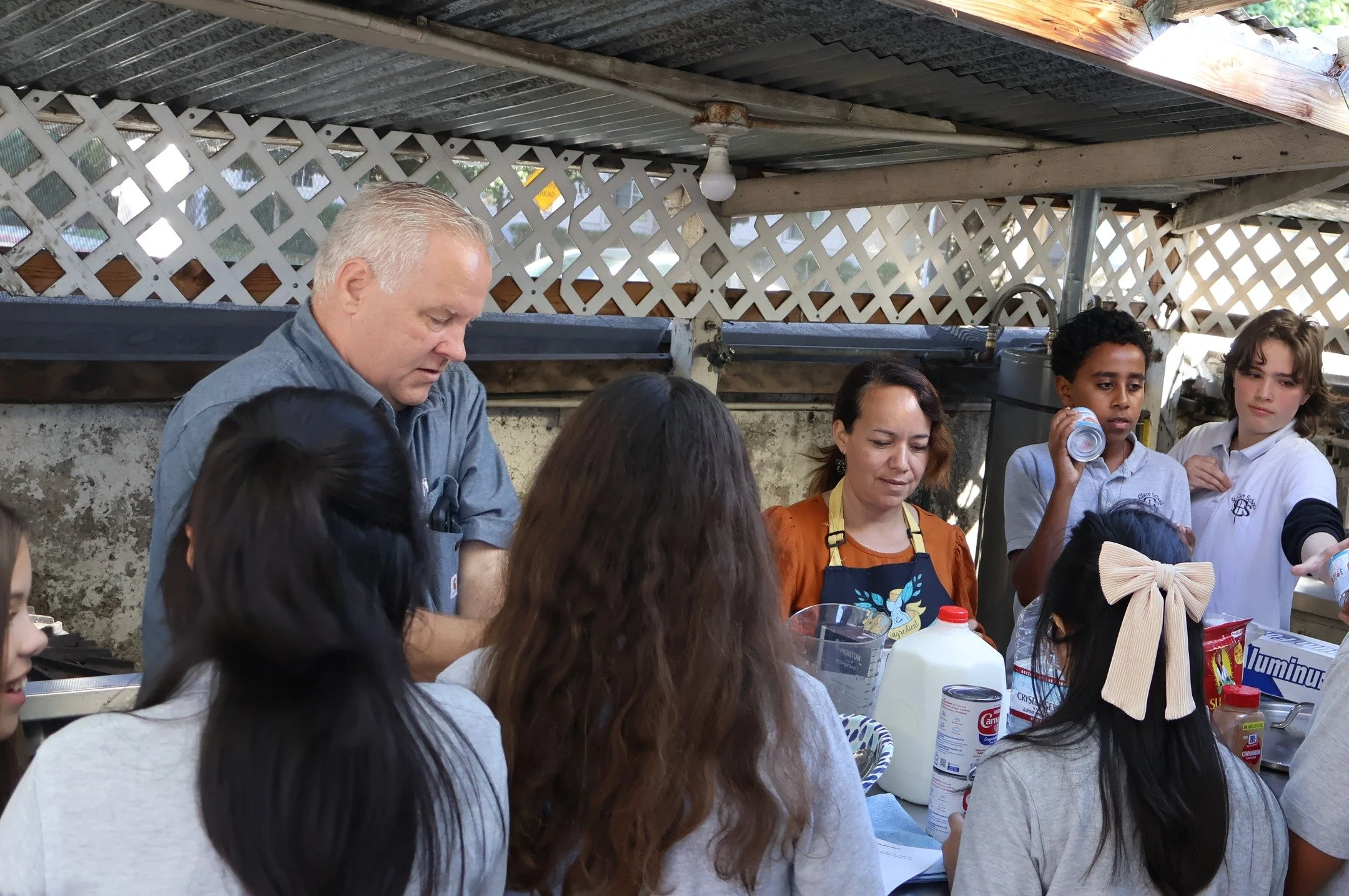 Happy Thanksgiving! 

On this holiday, we're especially grateful for the parent, student, and teacher volunteers that make our school experience incredible. 

From helping yard duty staff, to coaching teams, to running committees, to even teaching al