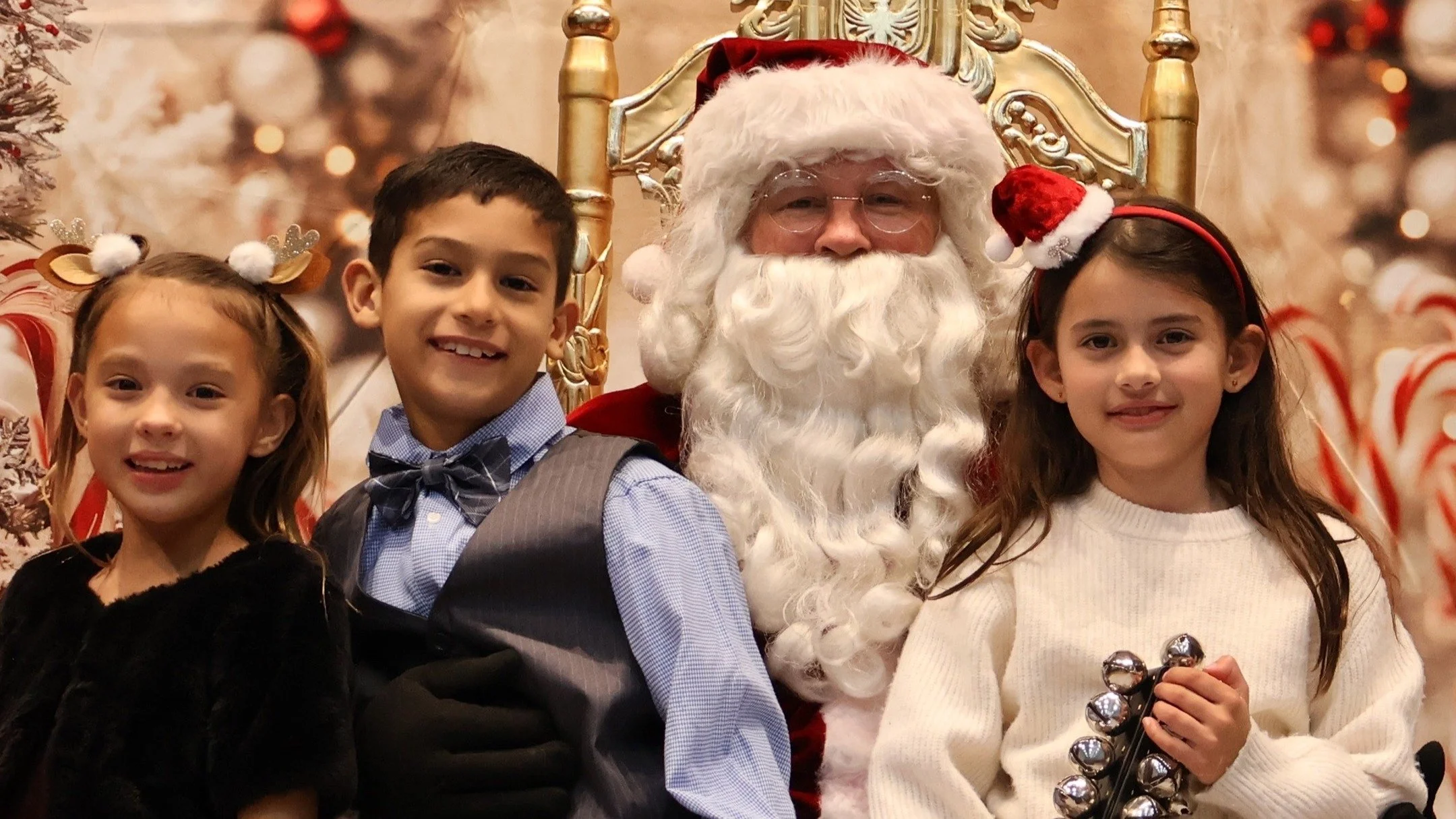 The Advent Program was such a fun time-we couldn't let the night end there! 

Our Advent Social was full of even more Christmas fun, including hot chocolate, cookies, and even pictures with Santa himself! 

With Christmas only 10 days away, we can ba