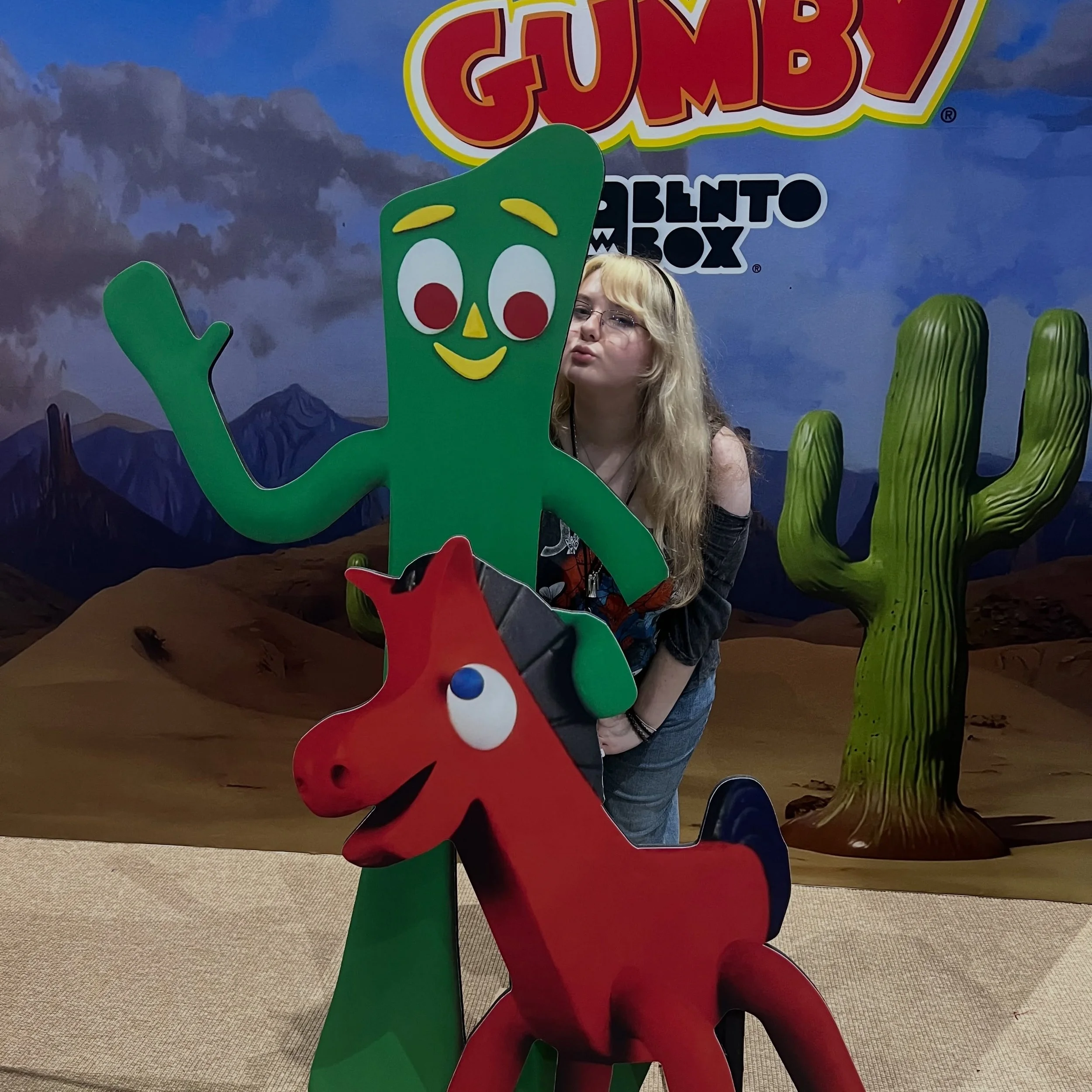 Late post been busy but I had an amazing time at San Diego Comic Con! I got to see so many friends and colleagues and artists I look up to! I am so incredibly grateful for this career and everything I get to see and do! ⭐️❤️SCROLL TO SEE EVERYONE!!!❤