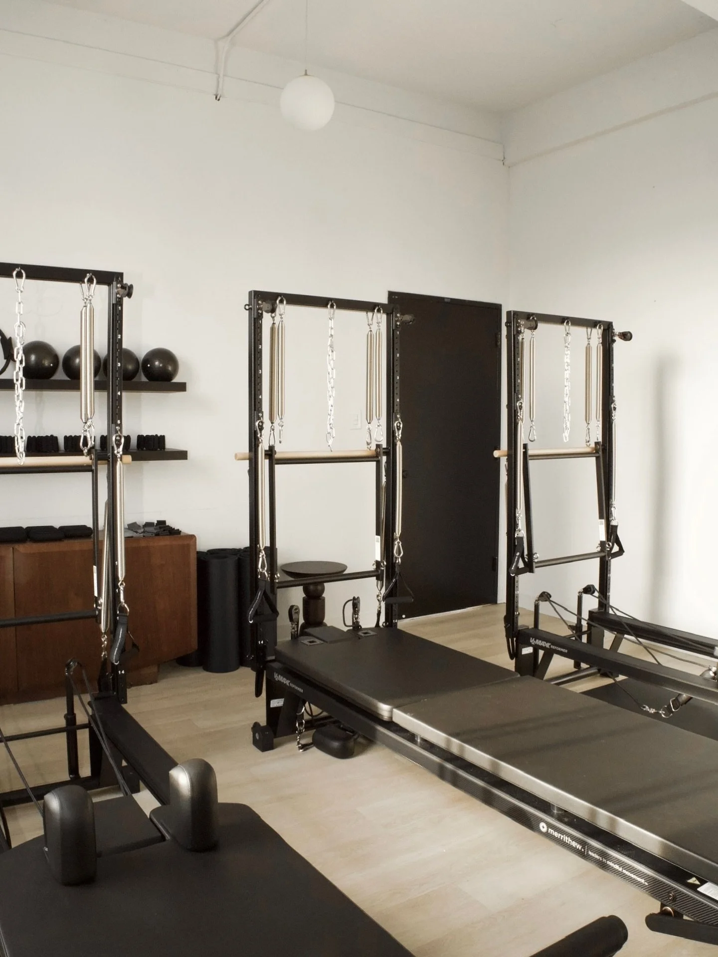 New here? Good choice.

Our one-pack &amp; three-pack intro bundles let you try the studio, feel the pace, and see if we&rsquo;re your kind of Pilates before committing to more.

Limited promo offer for new members only. Link in bio for bookings. 

#