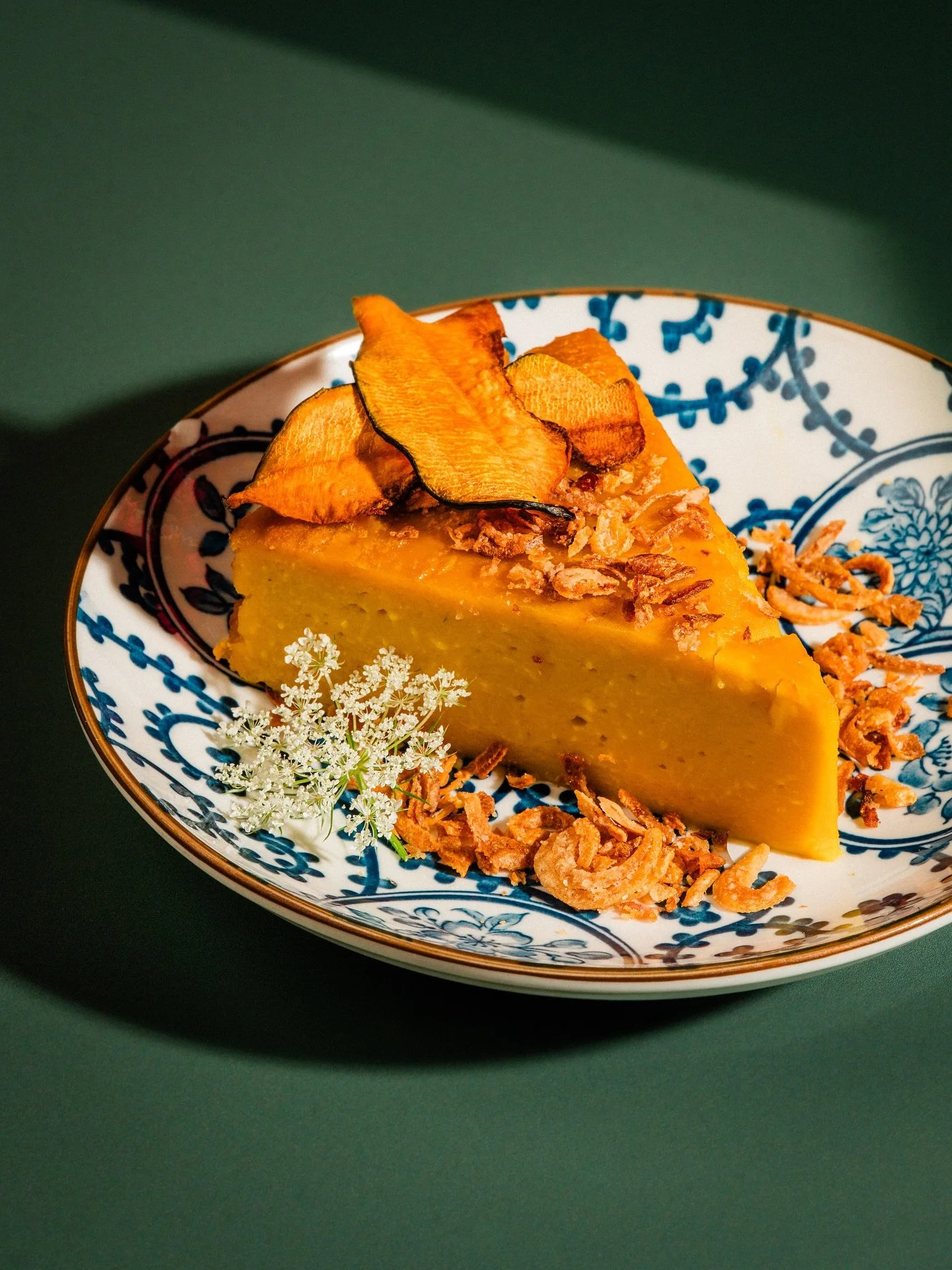 A Thai classic, reimagined 🧡 
PUMPKIN CUSTARD | Pumpkin pur&eacute;e, coconut milk, palm sugar, and a touch of fried shallot

📸:&nbsp;@cmcintoshphoto

#MahaniyomBoston&nbsp;#BostonEats&nbsp;#ThaiRestaurant&nbsp;#BostonFoodies&nbsp;#BrooklineVillage