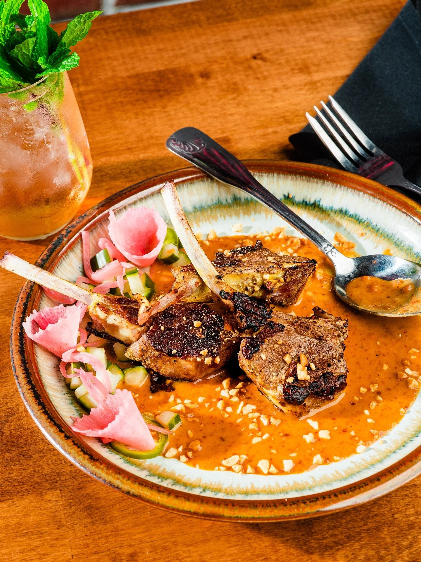 Our seasonal special: LAMB SATAY 🧡

Grilled lamb chops served with Thai peanut sauce and pickles.  📸:&nbsp;@cmcintoshphoto

#MahaniyomBoston&nbsp;#BostonEats&nbsp;#ThaiRestaurant&nbsp;#BostonFoodies&nbsp;#BrooklineVillage&nbsp;#bostonbars