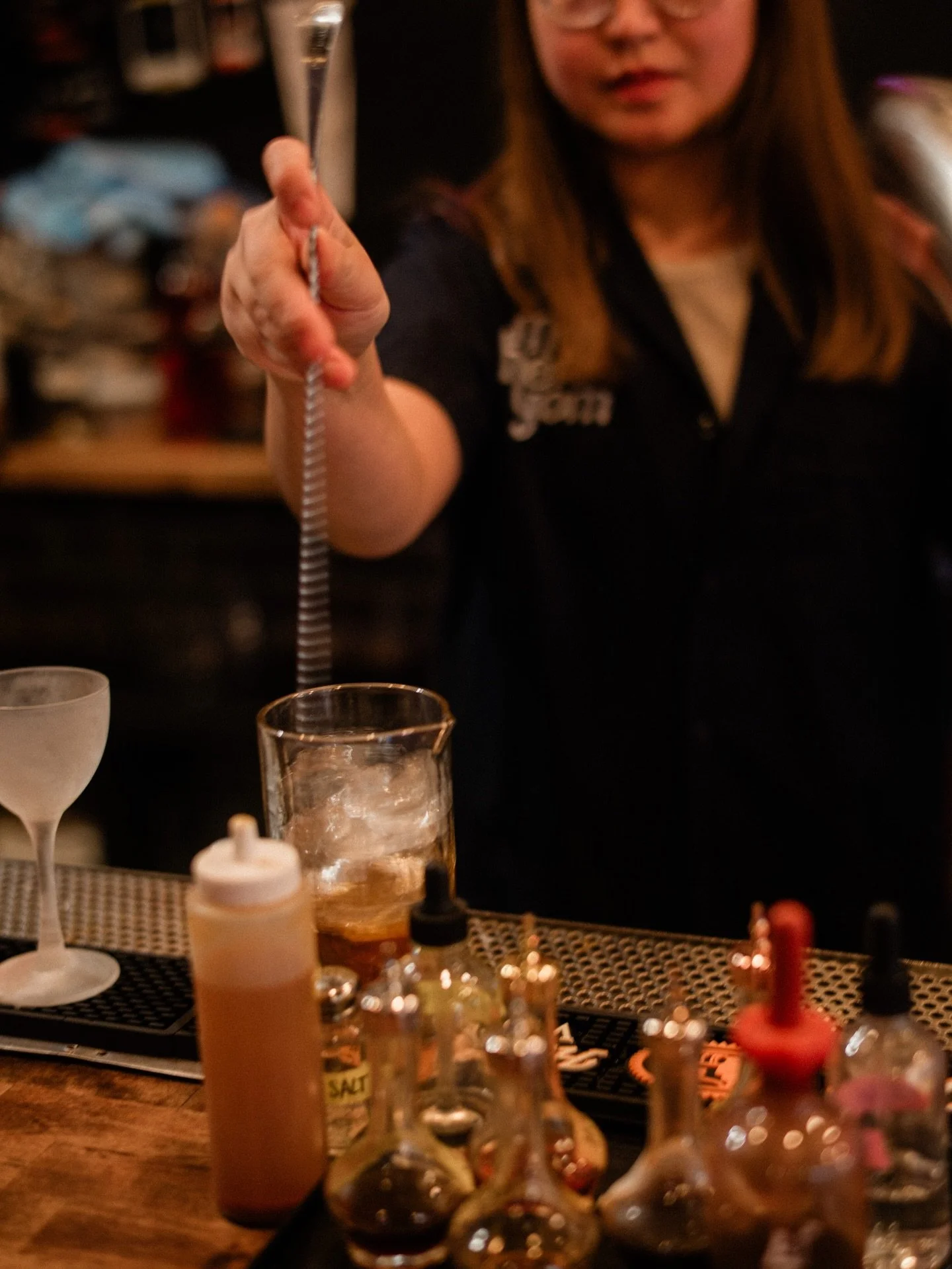 Stirring up your next favorite cocktail, right here at @mahaniyom_boston 👀
 📸:&nbsp;@cmcintoshphoto

#MahaniyomBoston&nbsp;#BostonEats&nbsp;#ThaiRestaurant&nbsp;#BostonFoodies&nbsp;#BrooklineVillage&nbsp;bostonbars