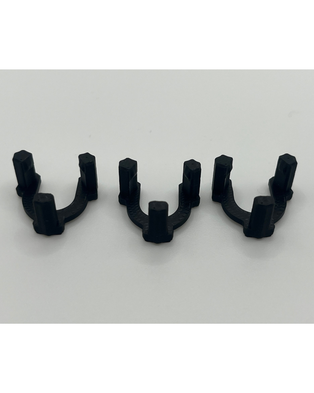 Broadhead backer clips.png