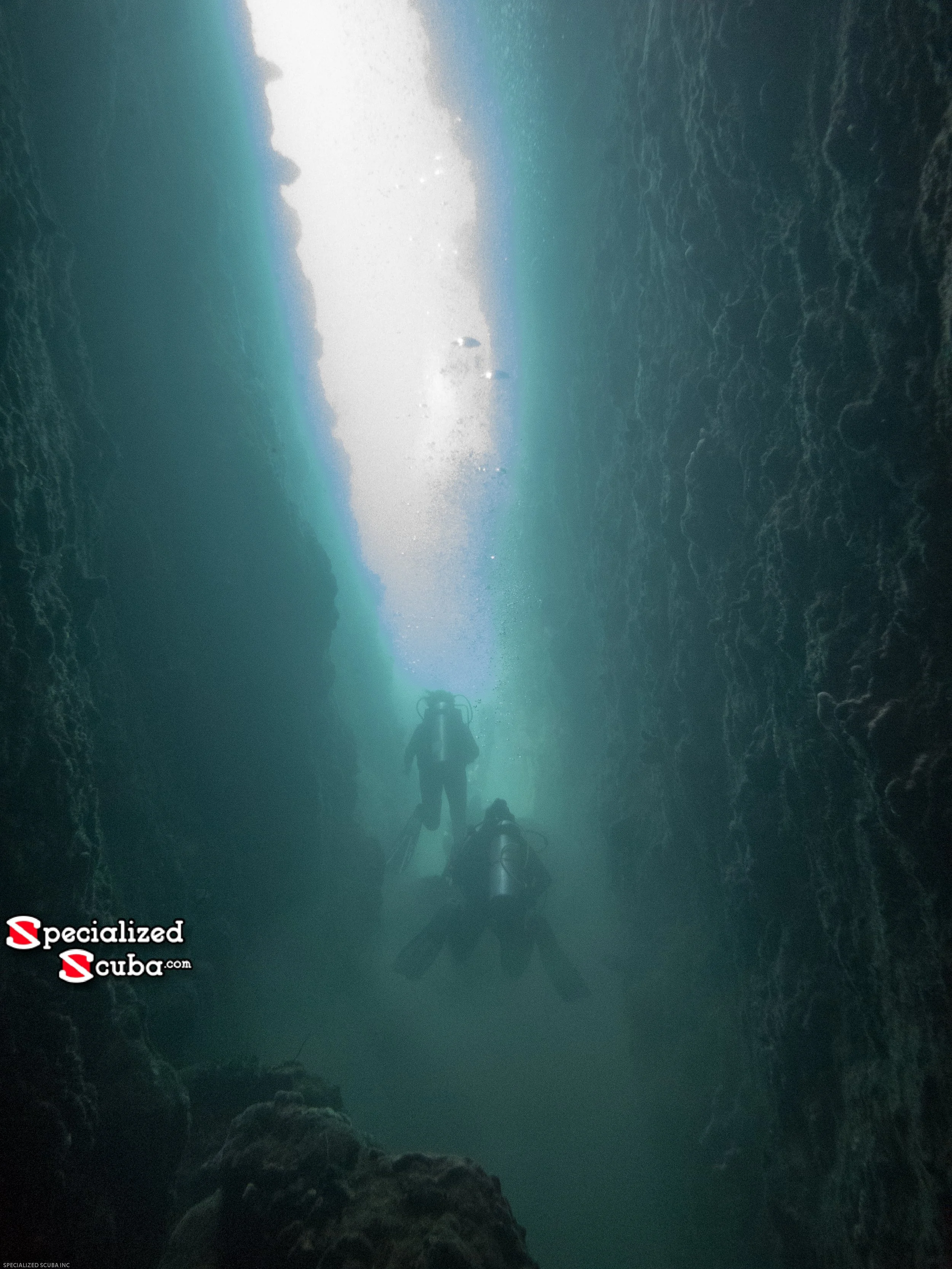 Bat Cave dive site