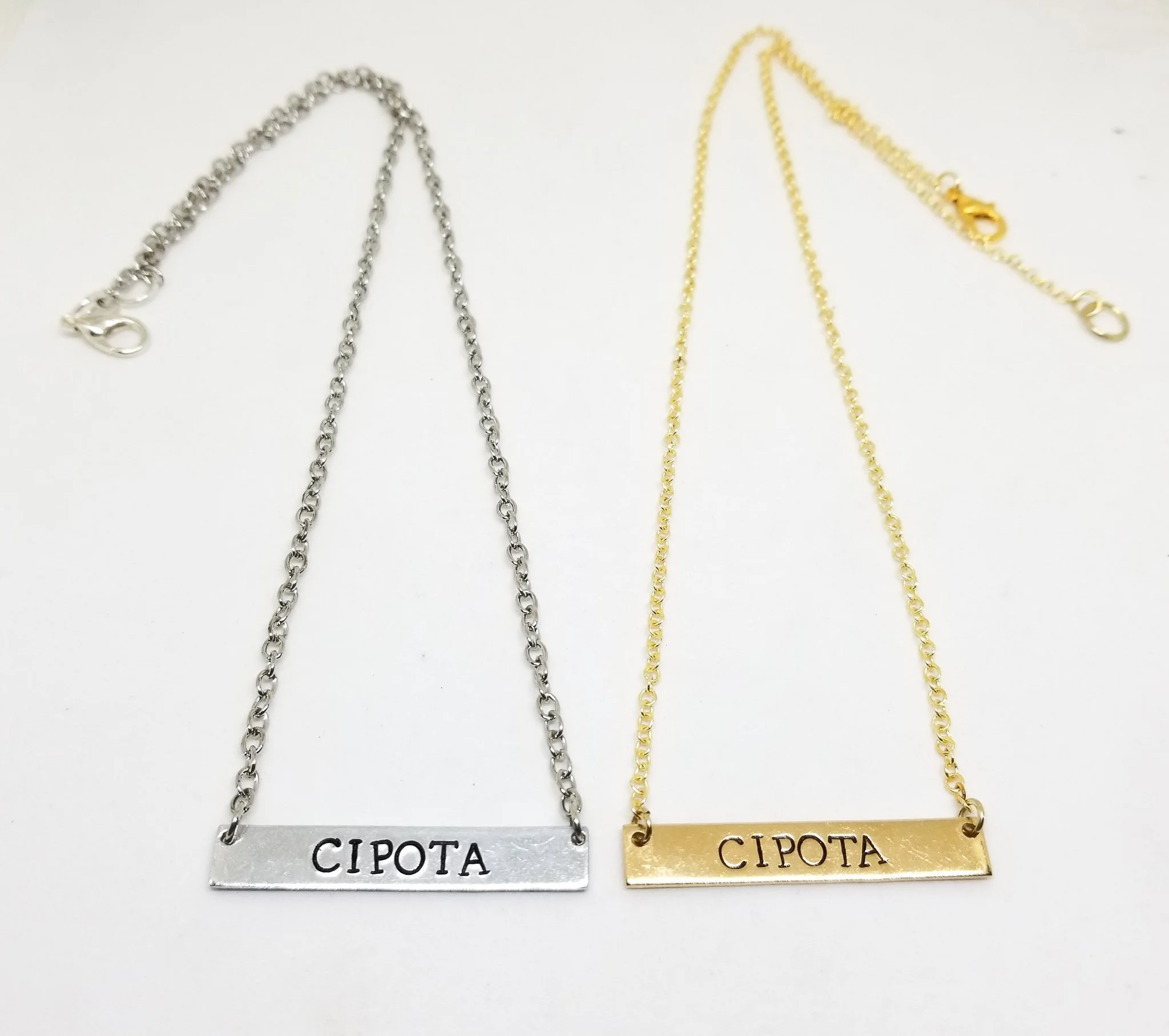 Cipota bar necklace