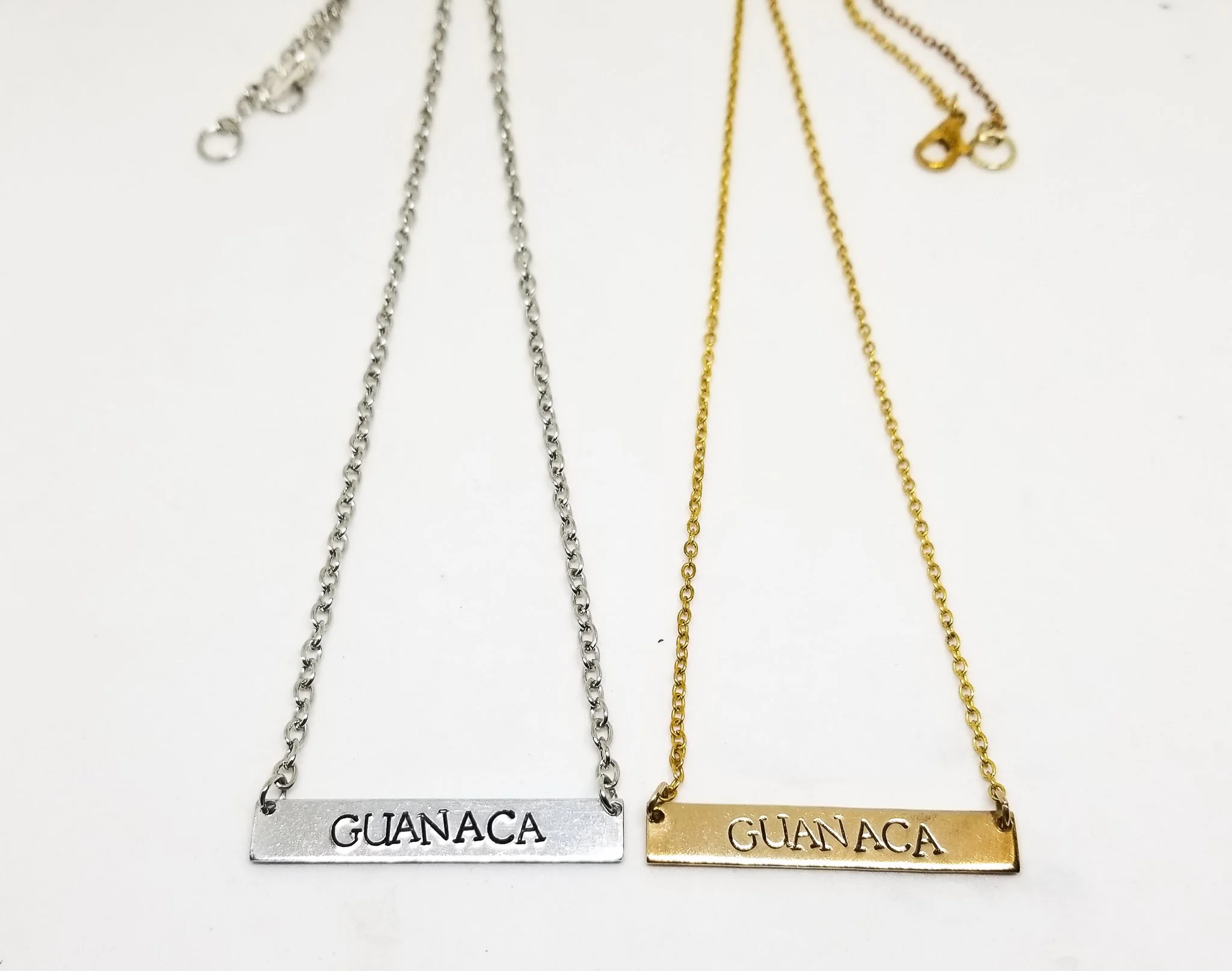 Guanaca bar necklace