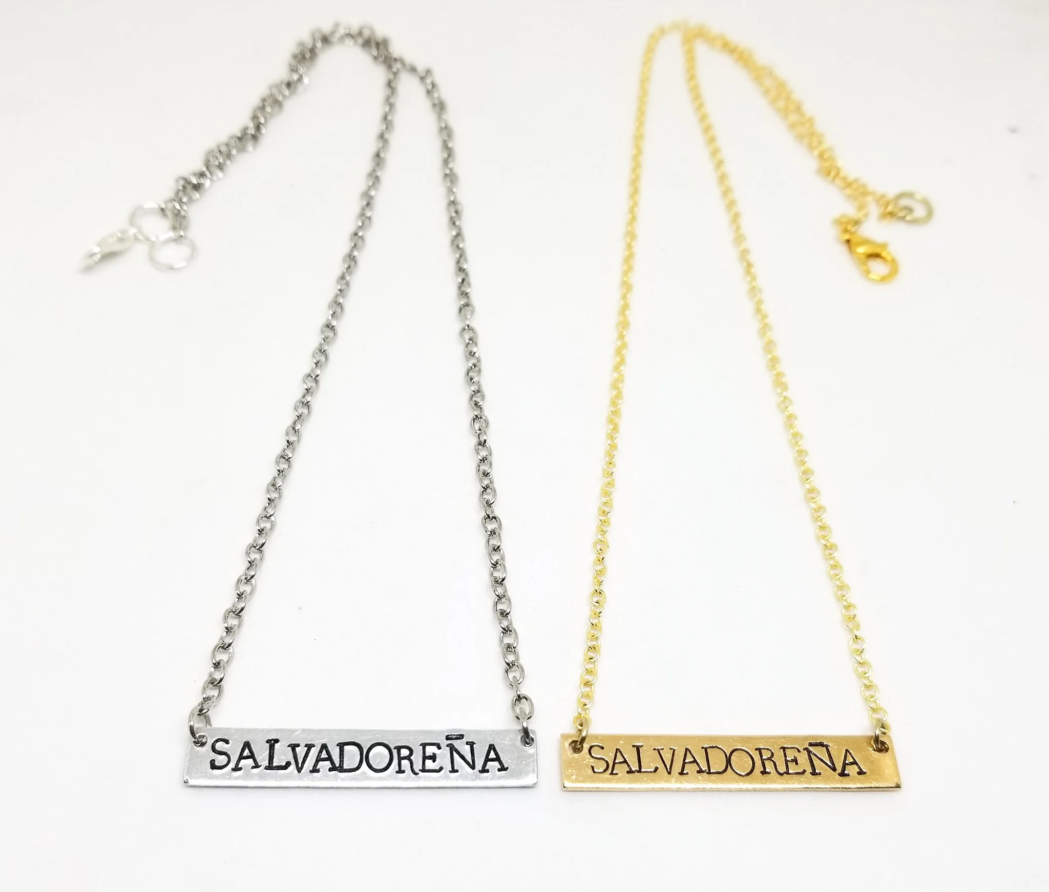 Salvadorena bar necklace