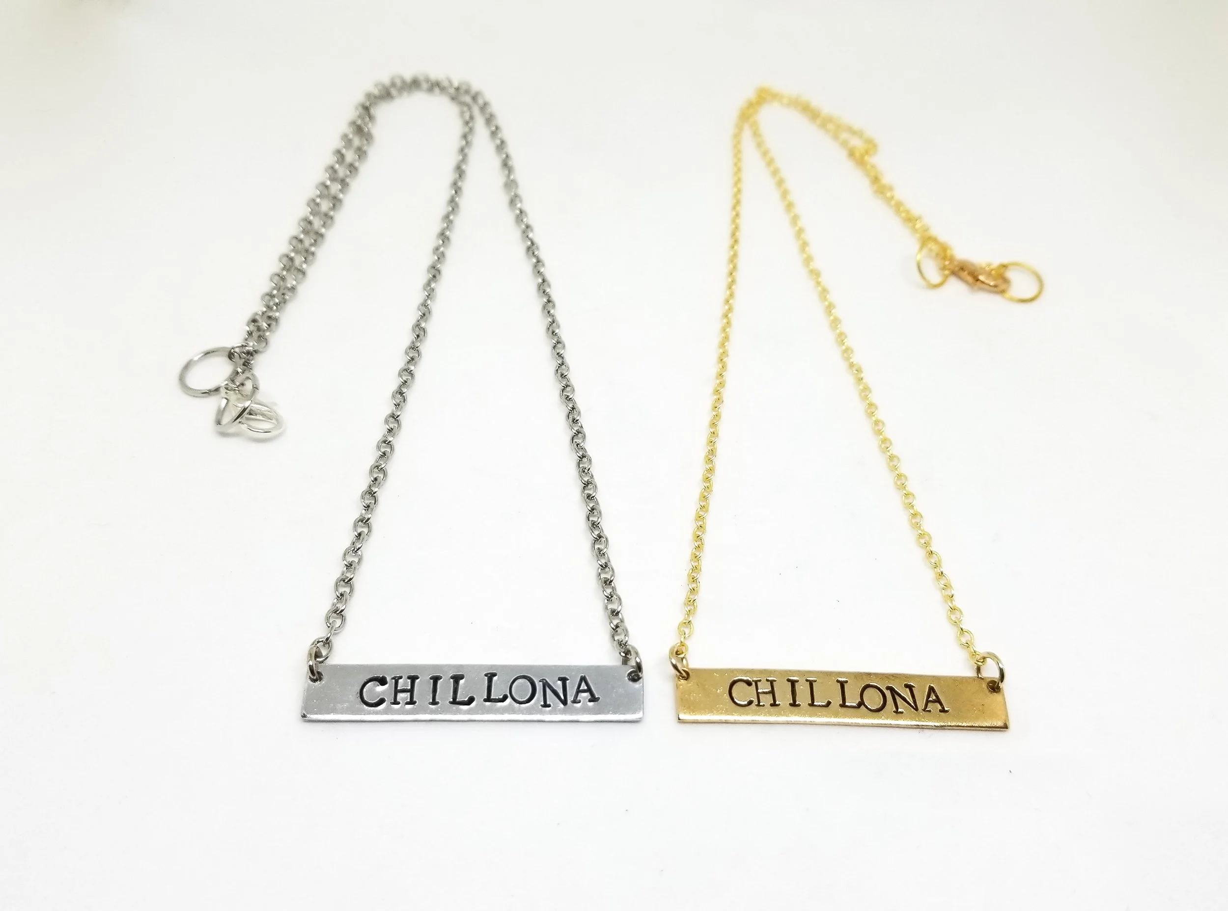 chillona bar necklace