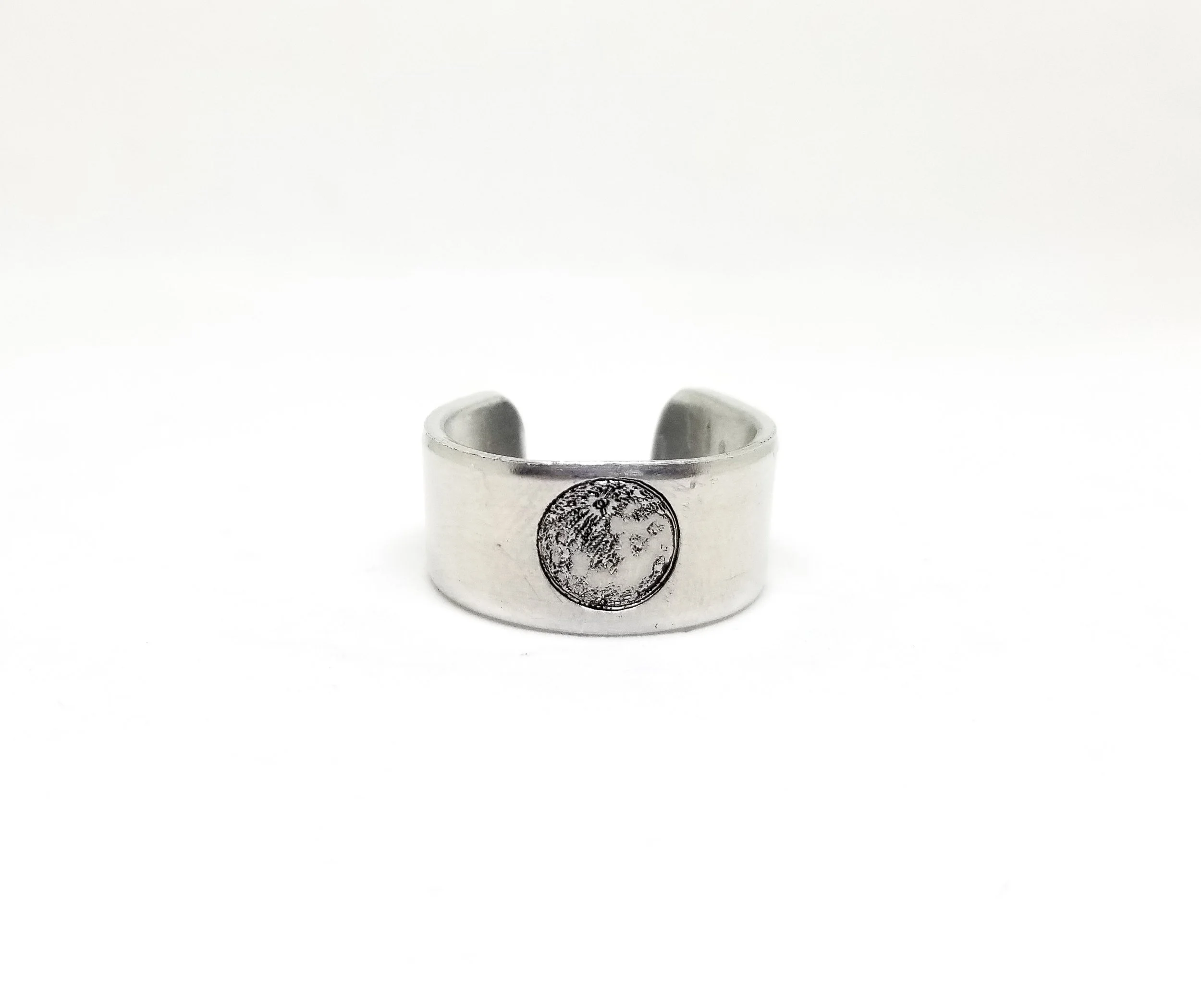 Full moon ring