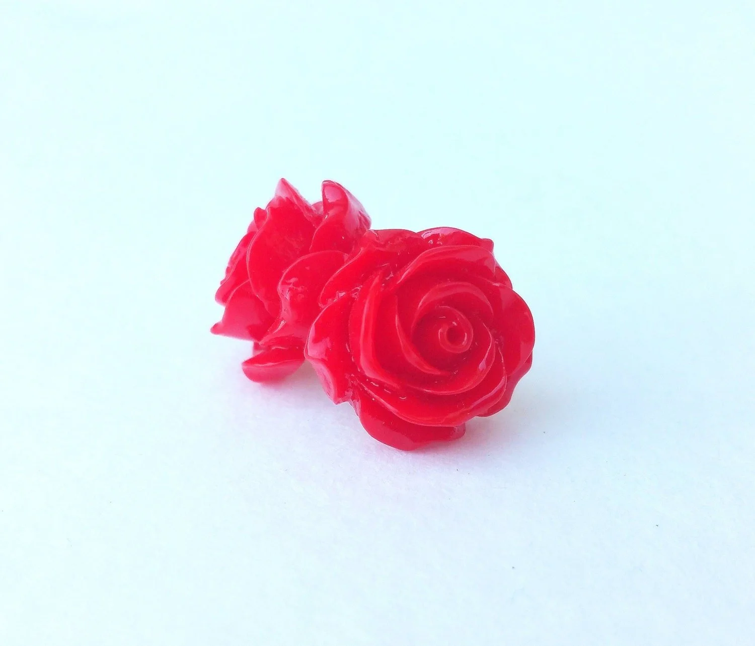 Vintage rose stud earrings-red