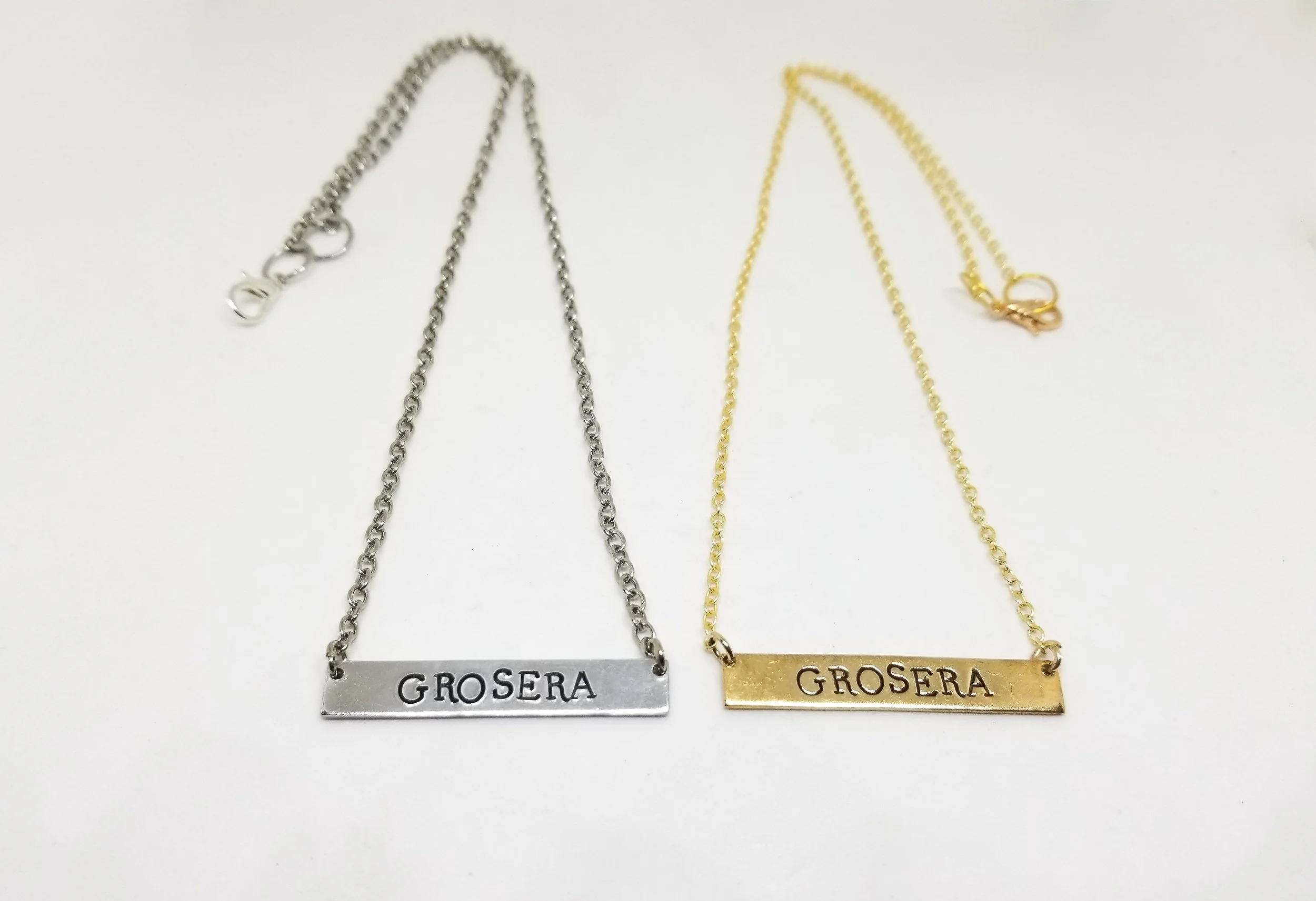 grosera bar necklace