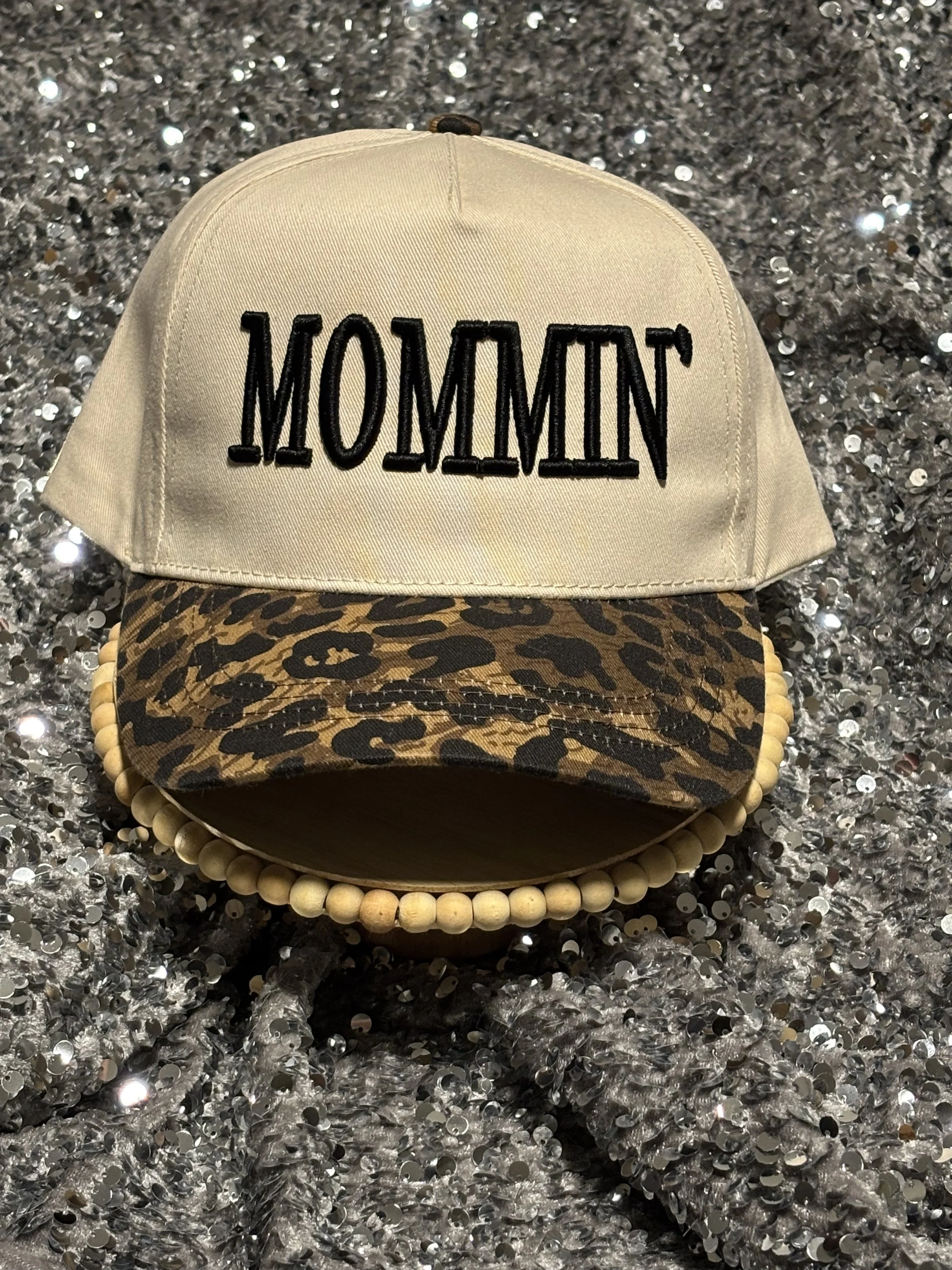 'Mommin' Puff Embroidery Snapback Hat