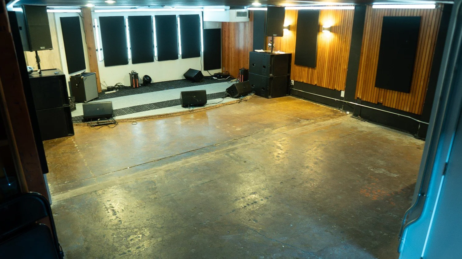 BrushySt-alley_bar-3.jpg